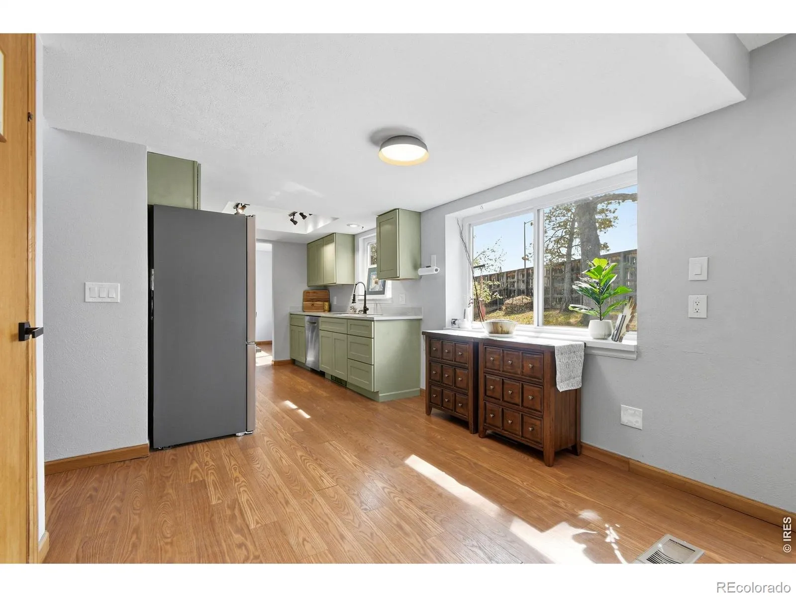 04142026185757 1600 11