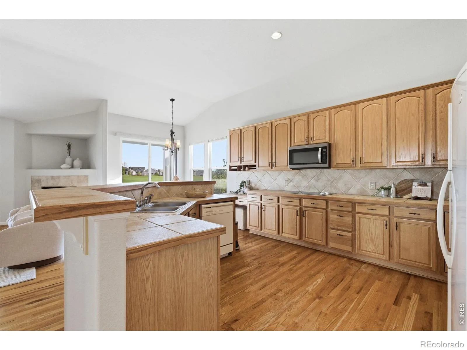 04152026041340 1600 12