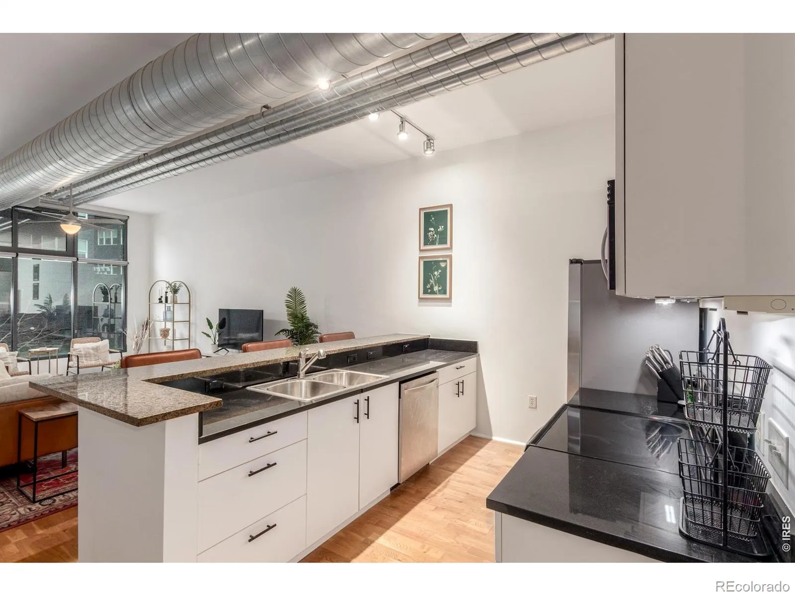 04152026150920 1600 10