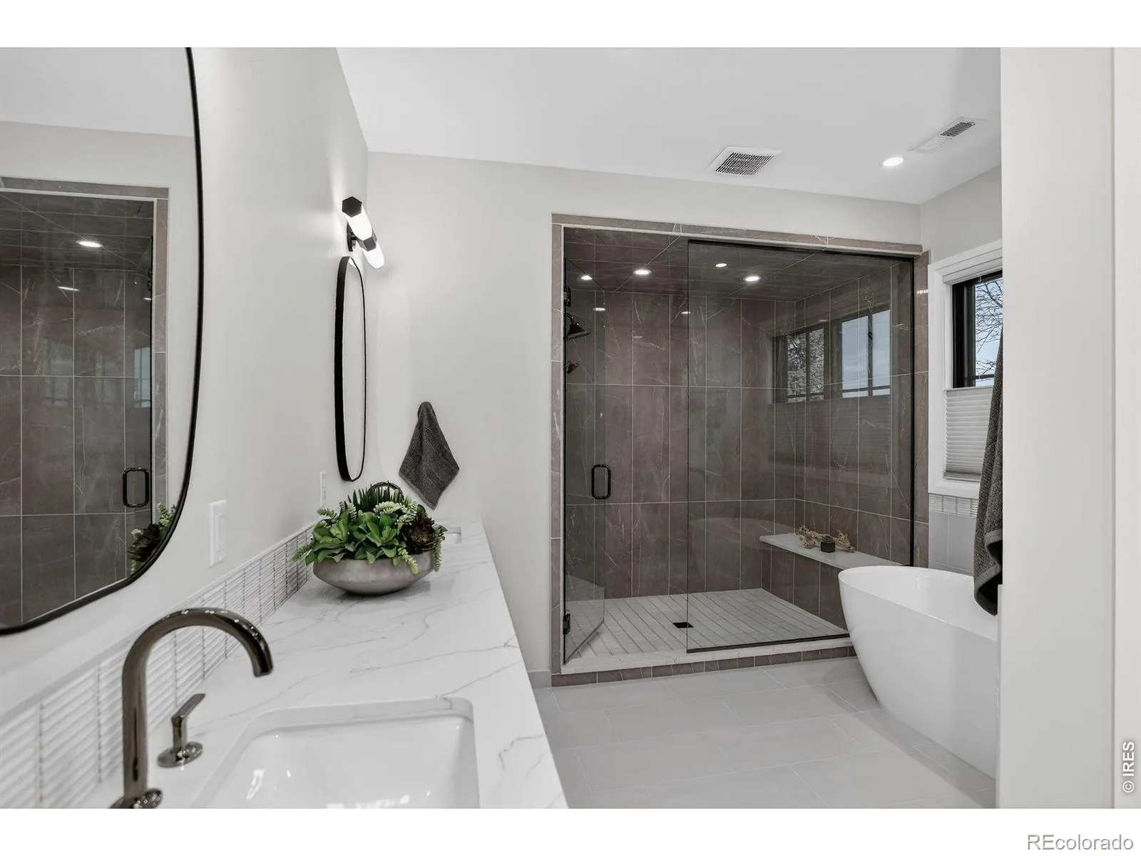 04162026192817 1600 24