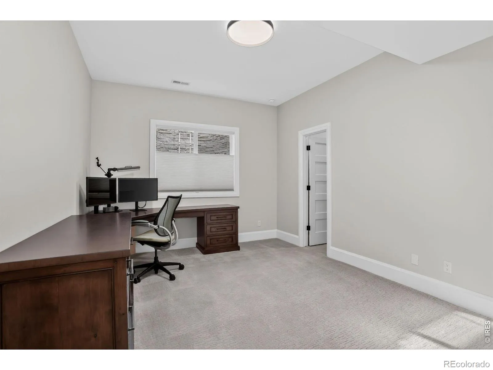 04162026192817 1600 37