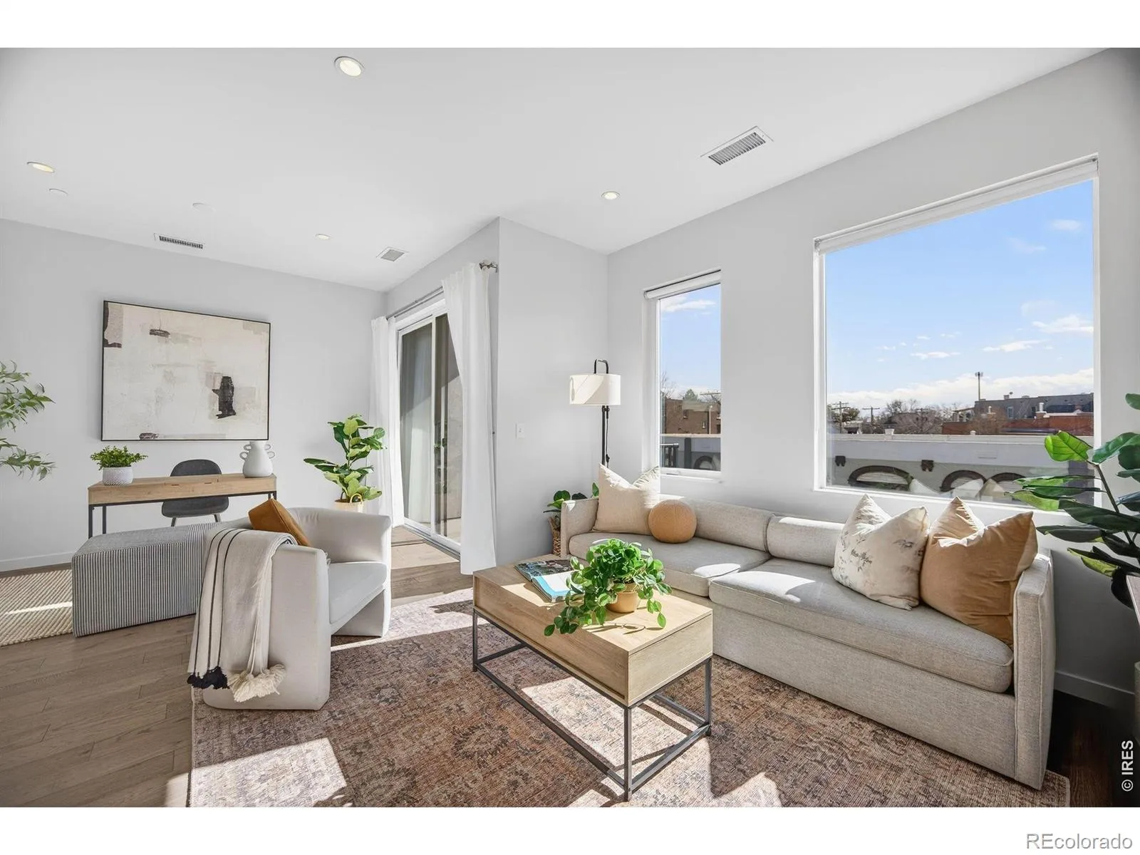 04152026215320 1600 0