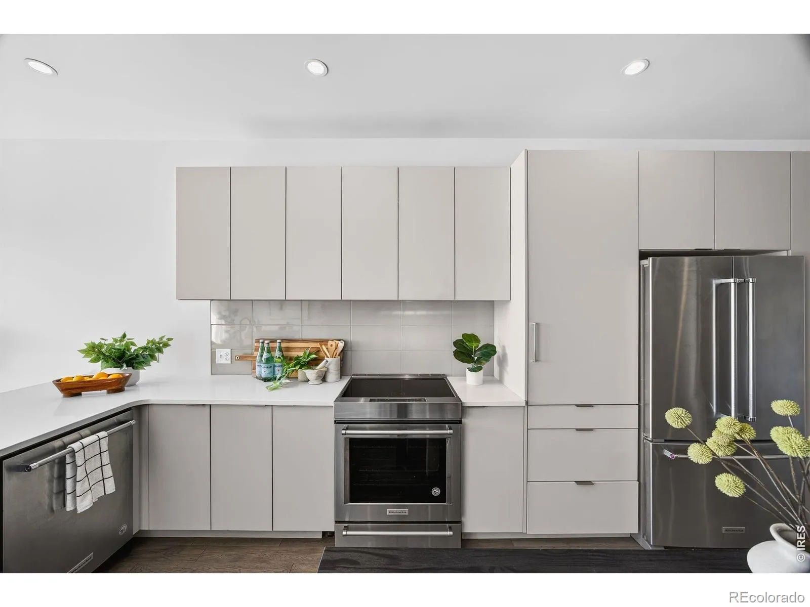 04152026215320 1600 10