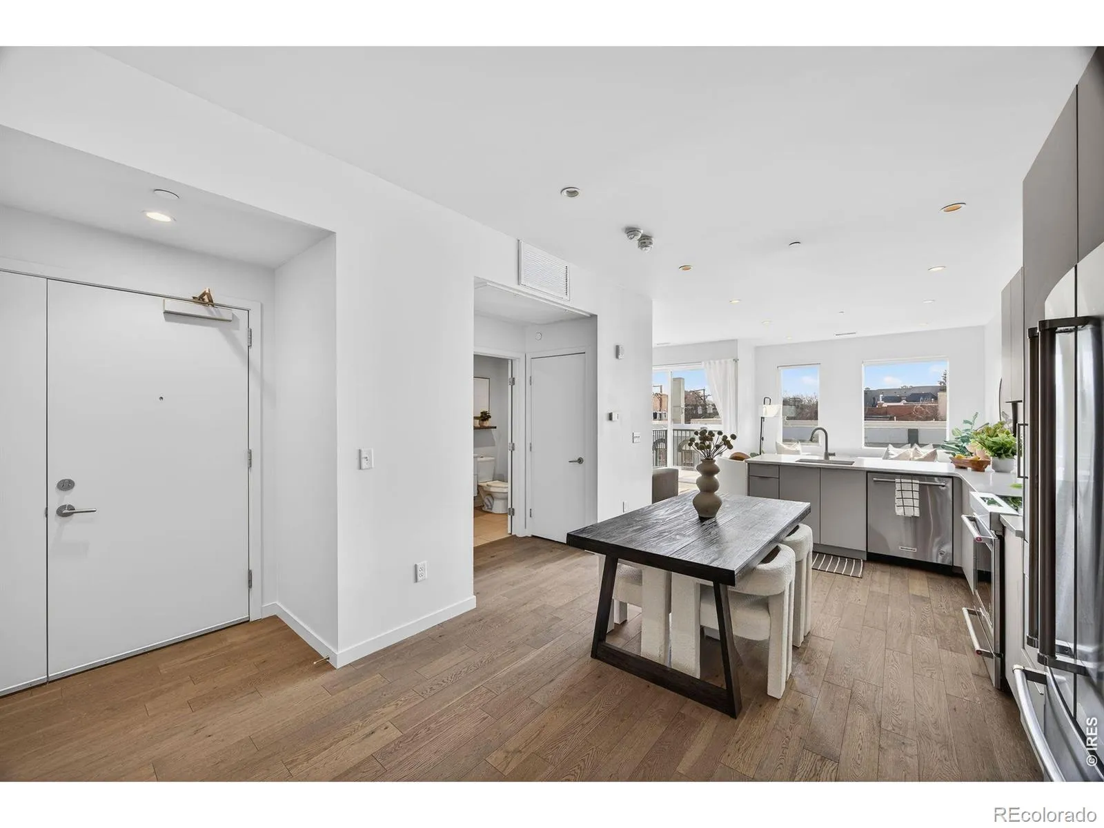 04152026215320 1600 11