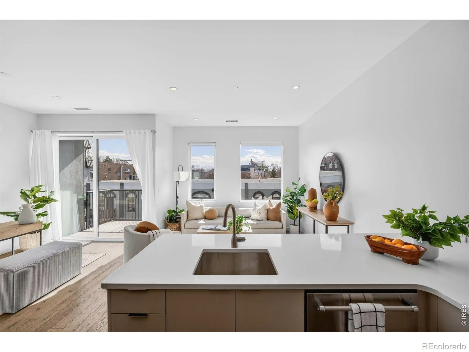 04152026215320 1600 12