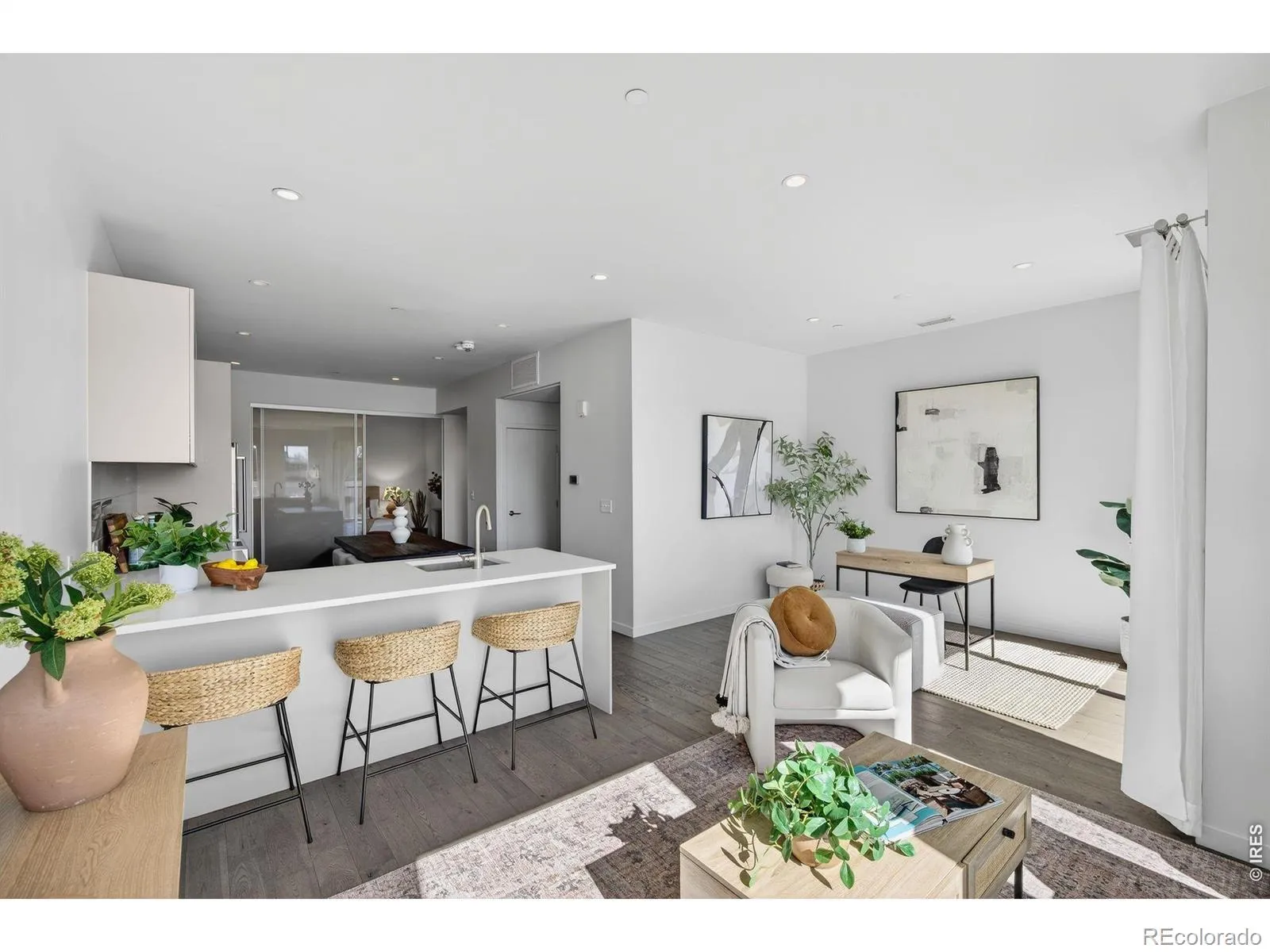 04152026215320 1600 14