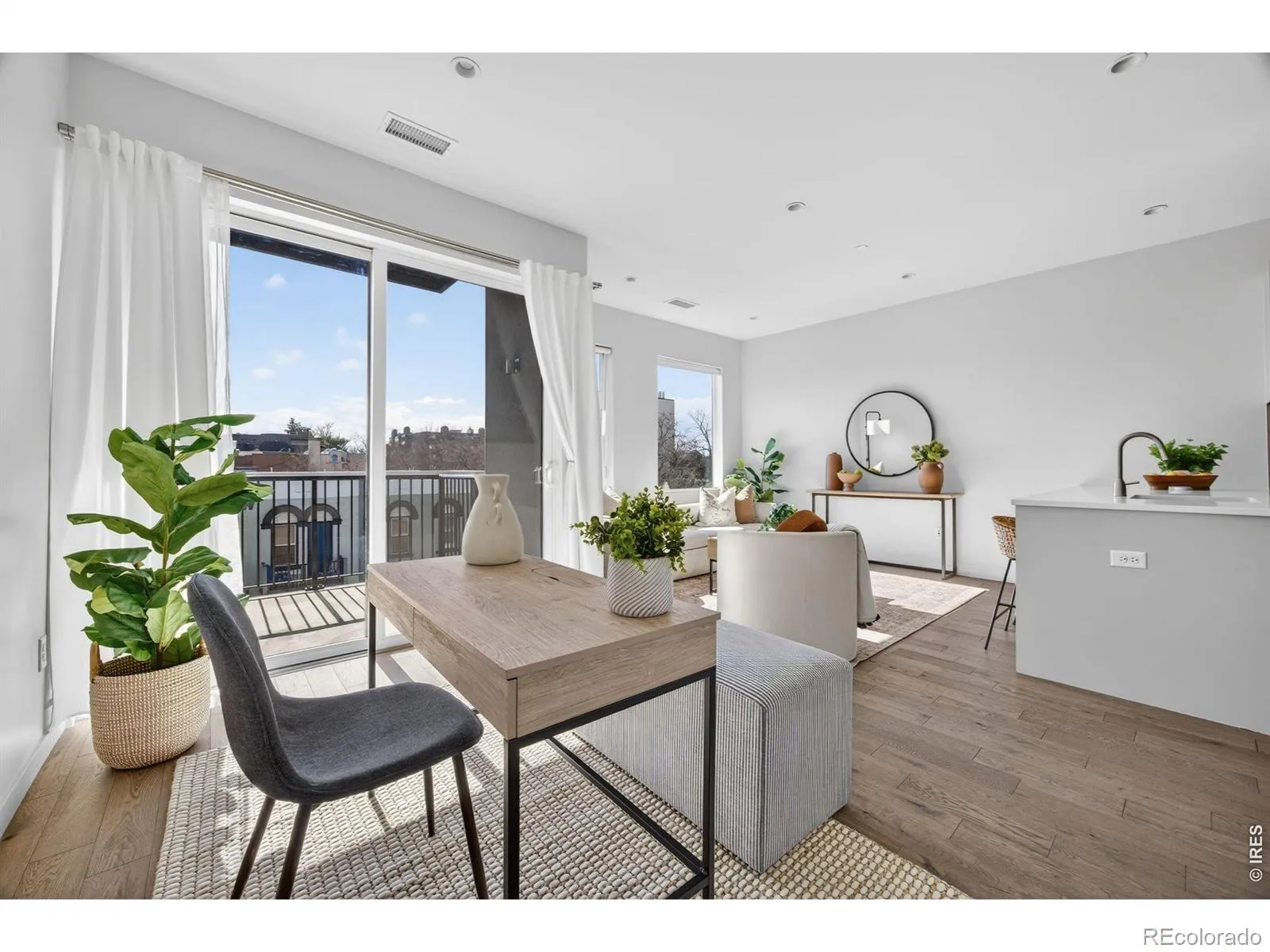 04152026215320 1600 15