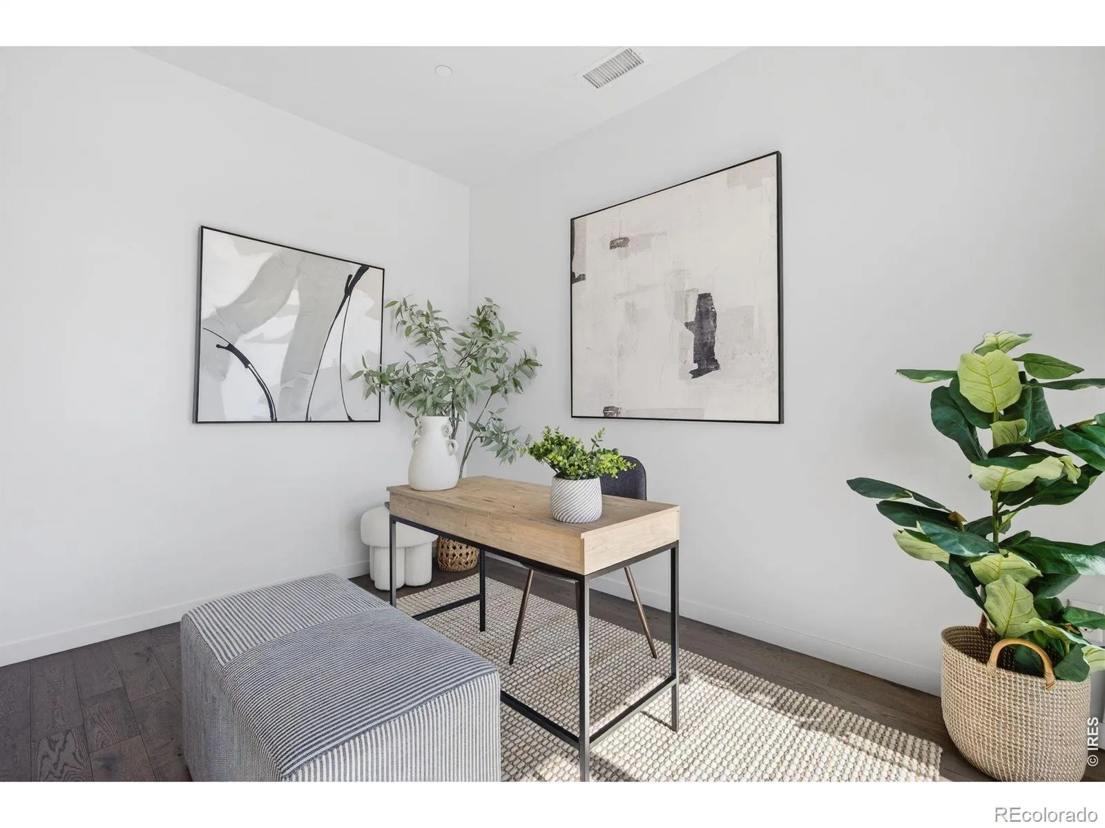 04152026215320 1600 16