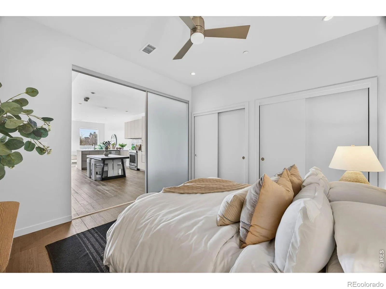 04152026215320 1600 21