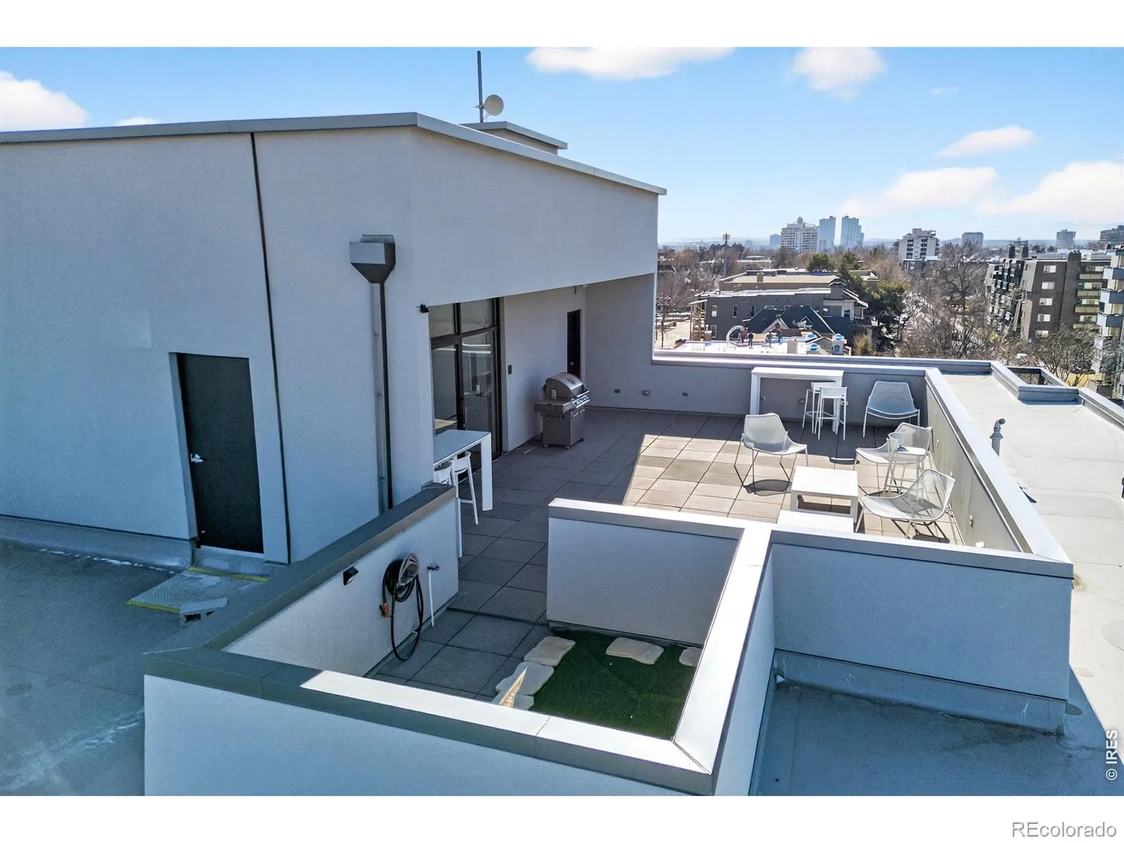 04152026215320 1600 27