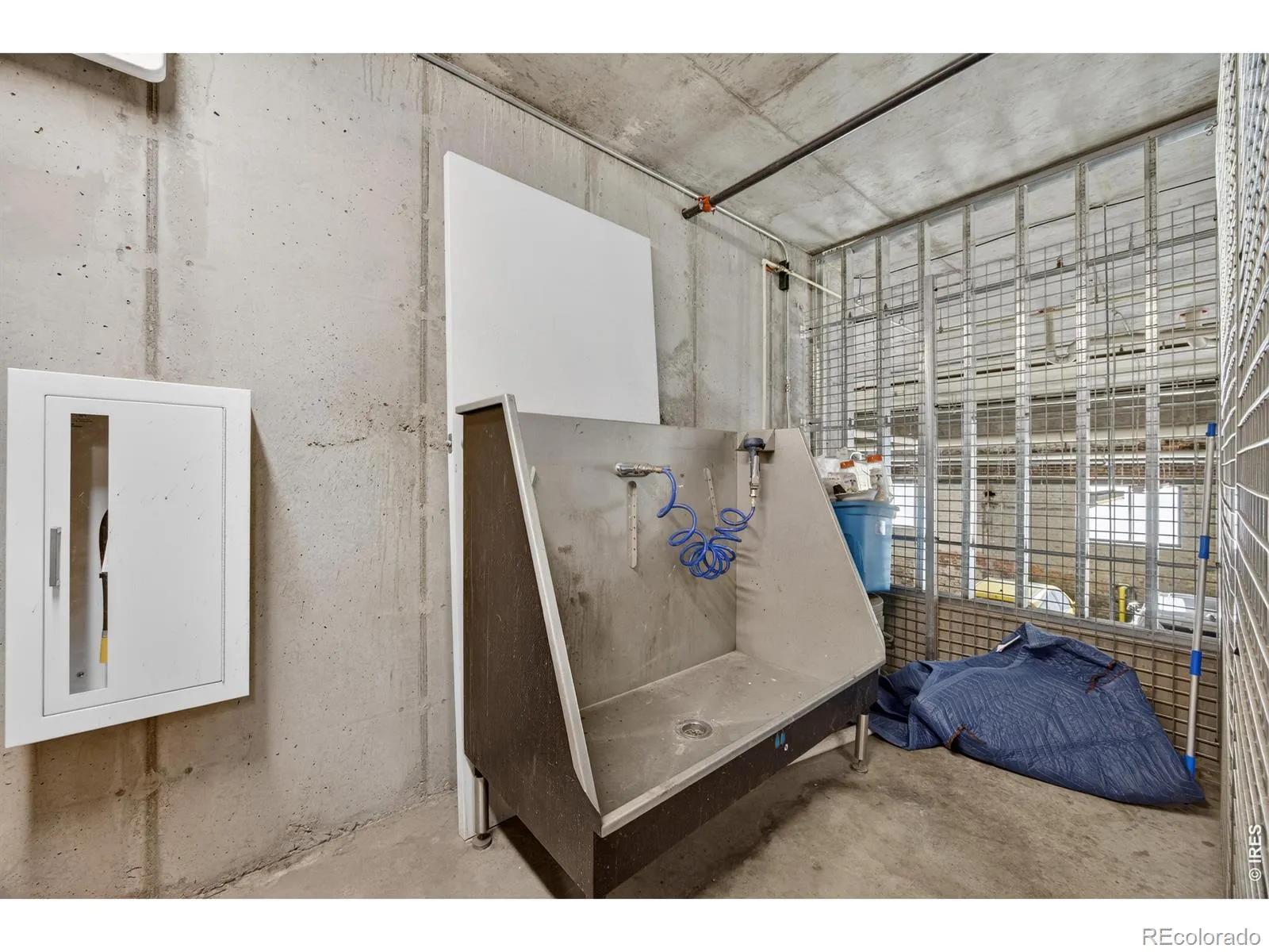 04152026215320 1600 33