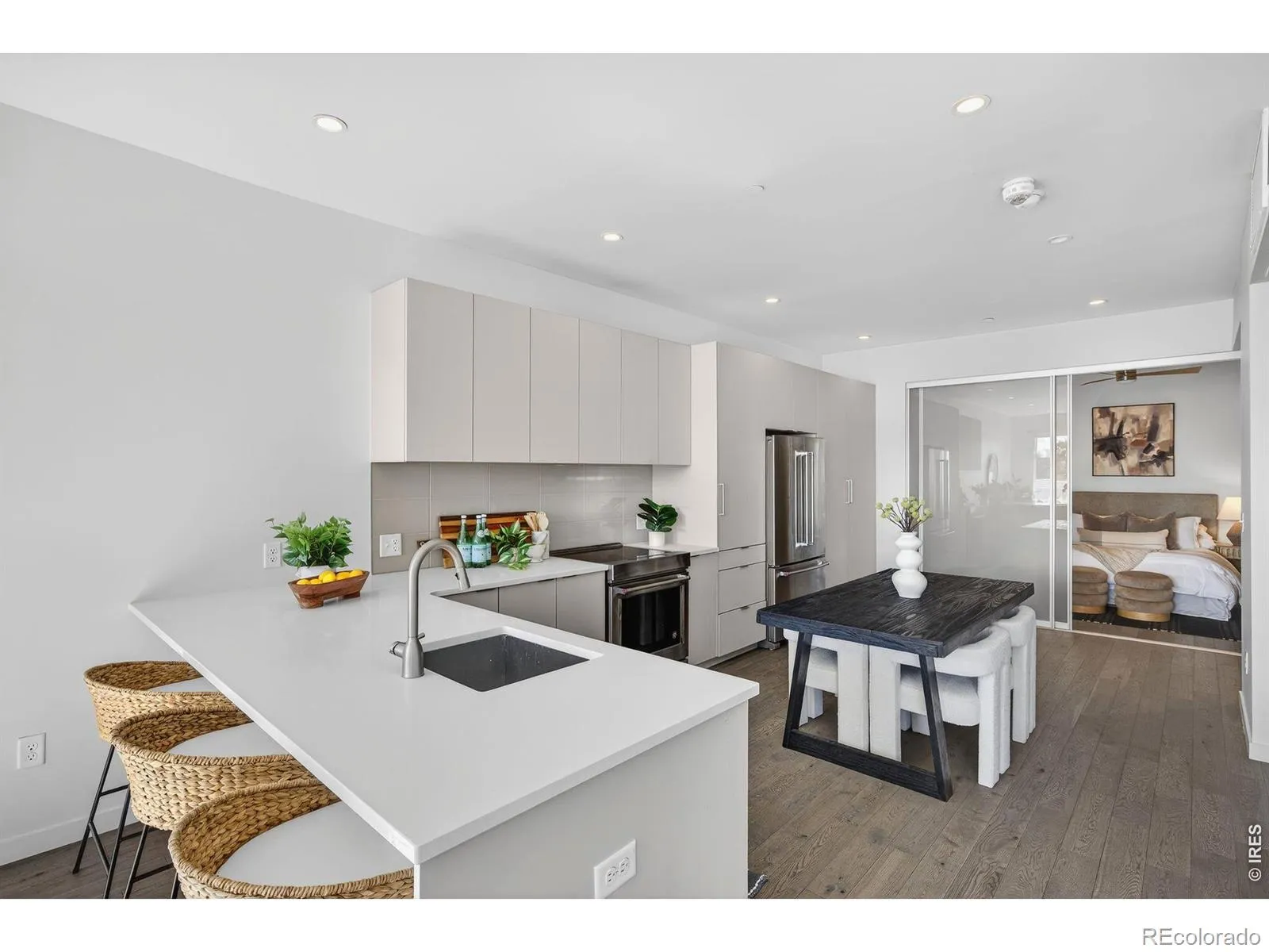 04152026215320 1600 4