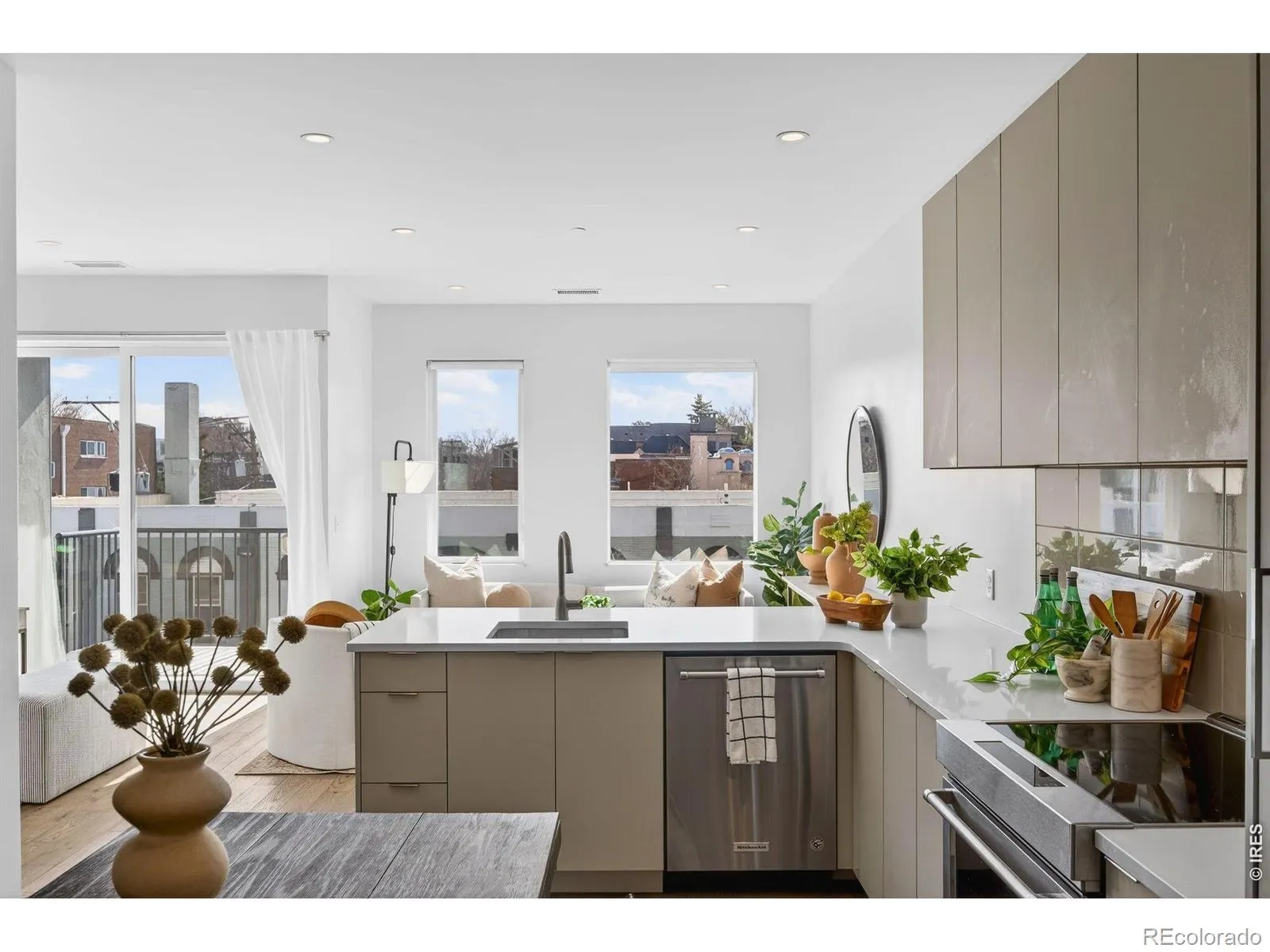 04152026215320 1600 5