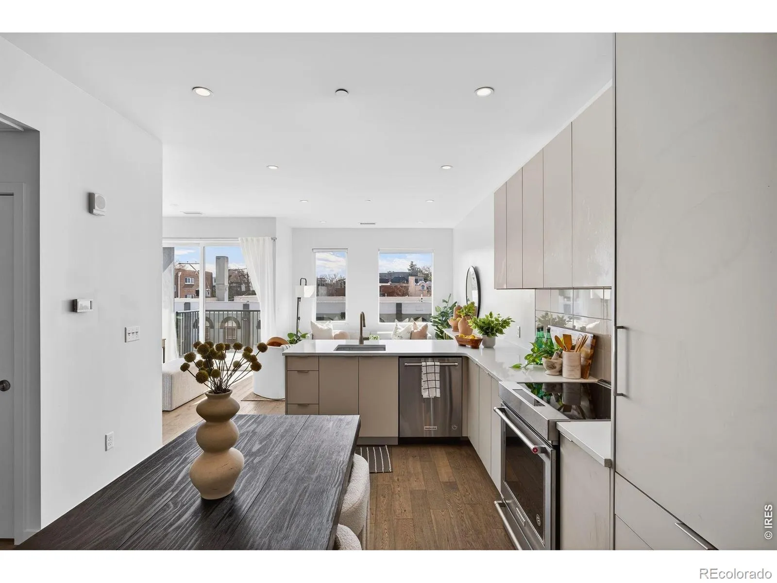 04152026215320 1600 8