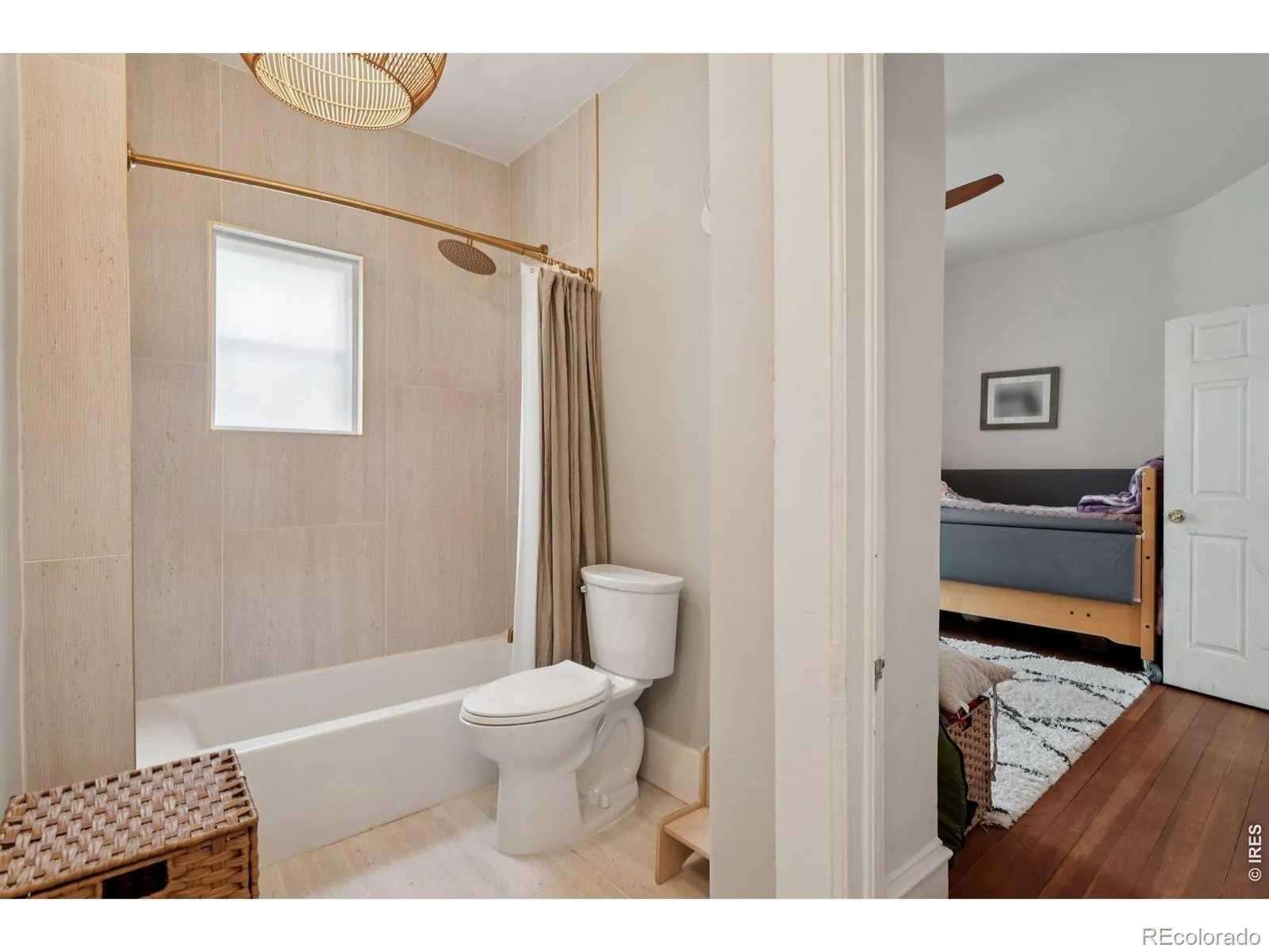 04152026215420 1600 21