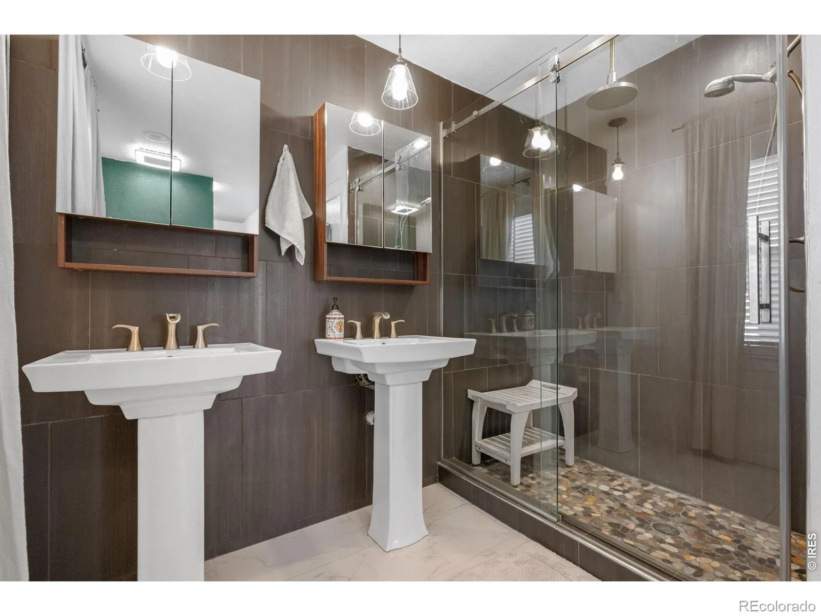 08112026000500 1600 17