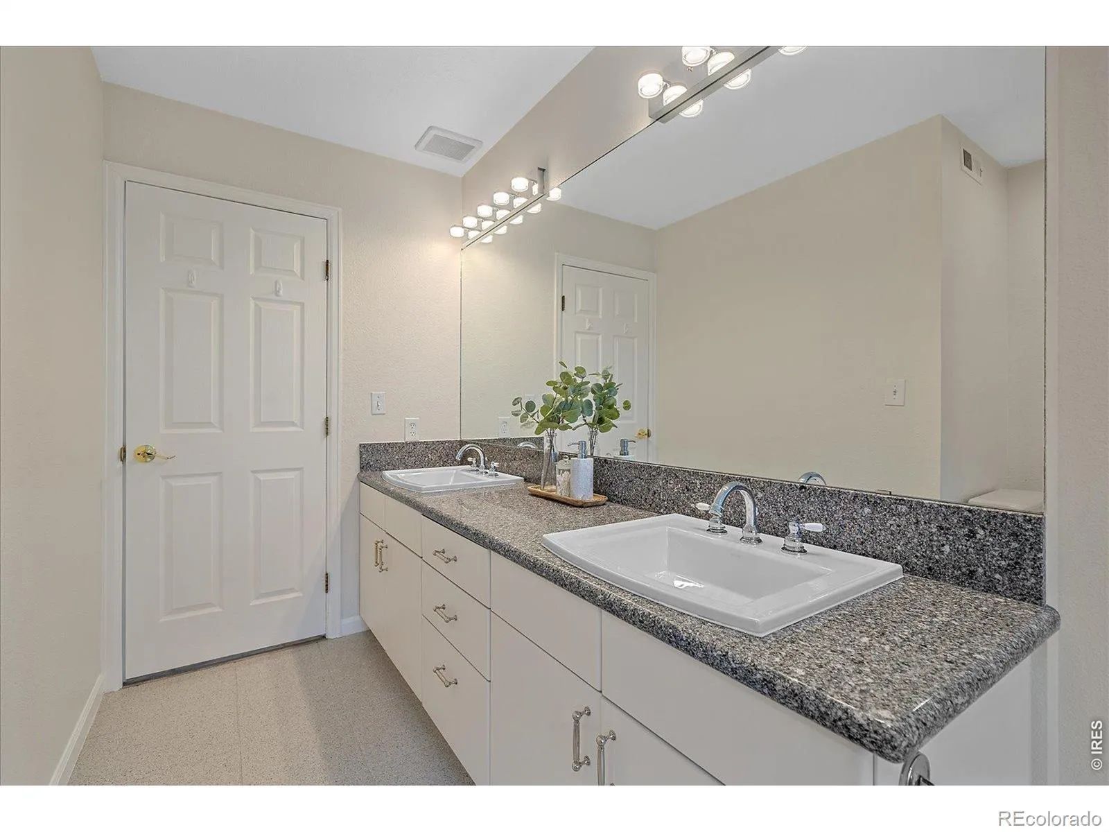 04162026050650 1600 18