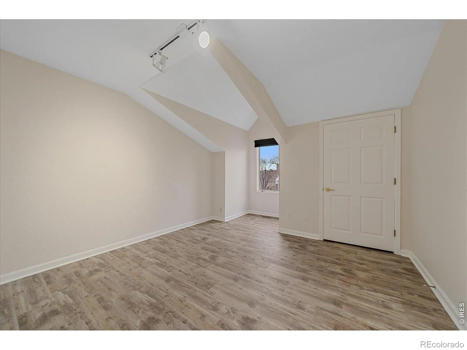 04162026050650 1600 19