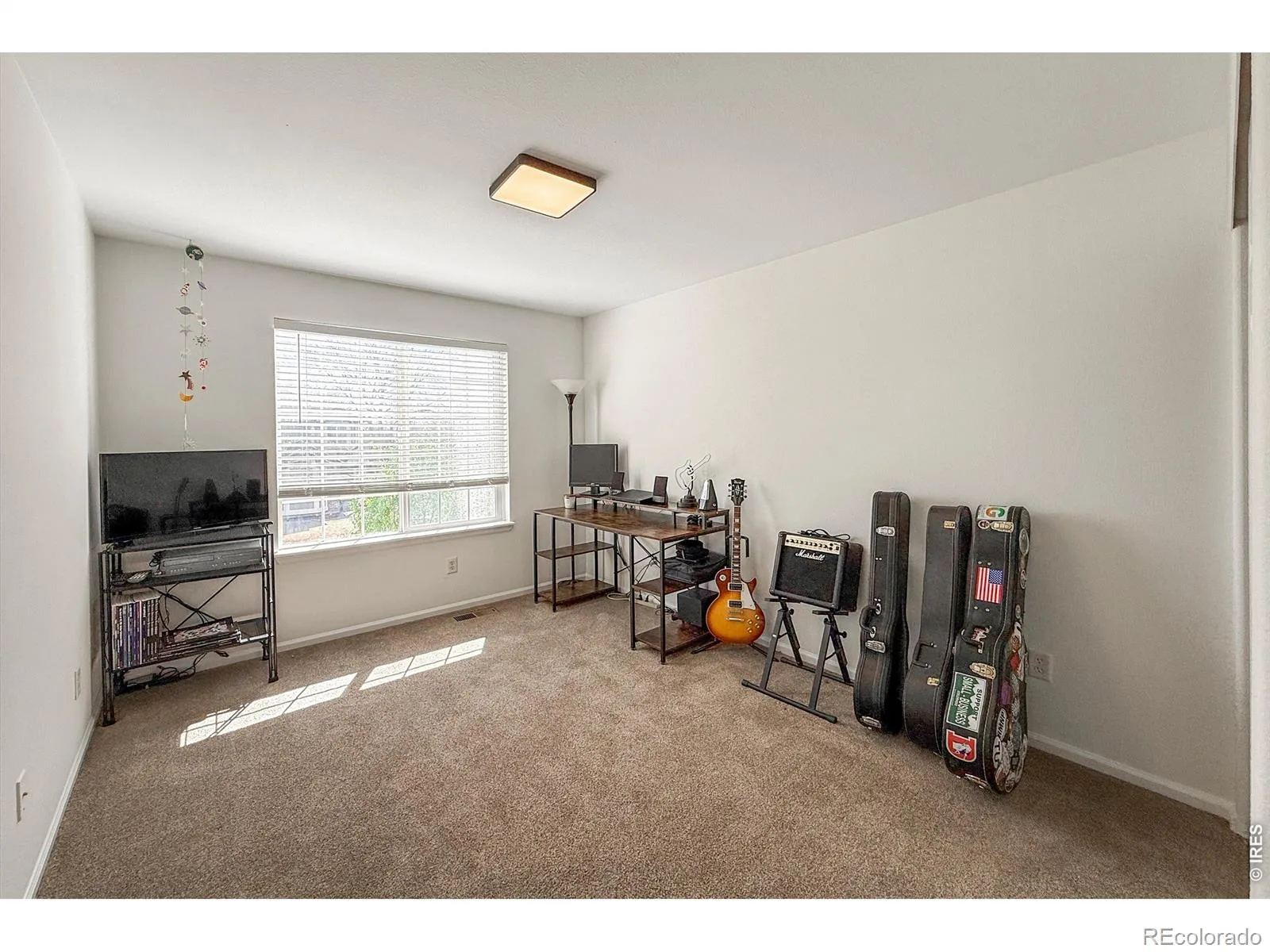 04162026144508 1600 33