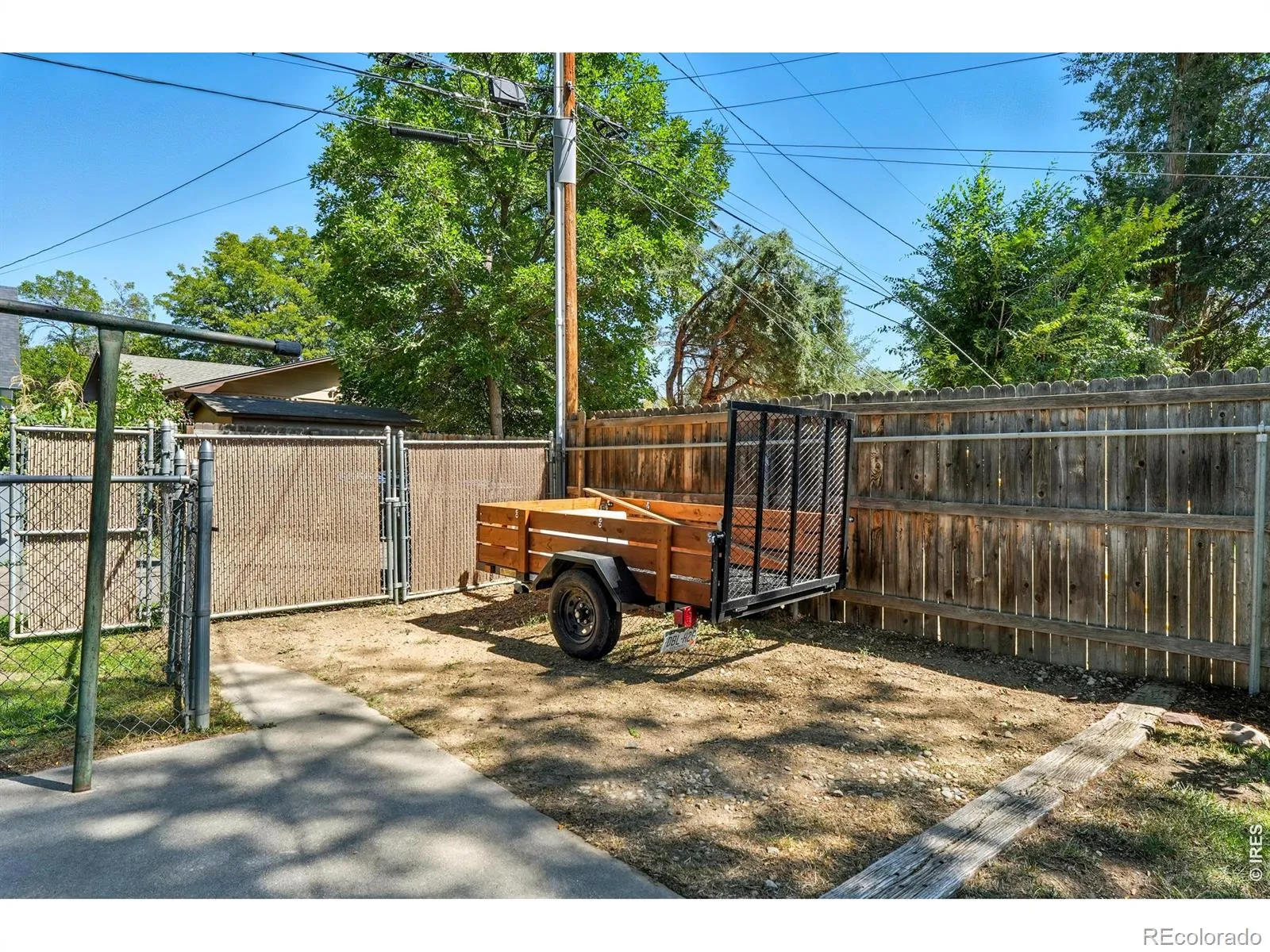 16 Merideth Lane Longmont CO 80501 MLS #RECIR1056643 04262026200609 1600 32