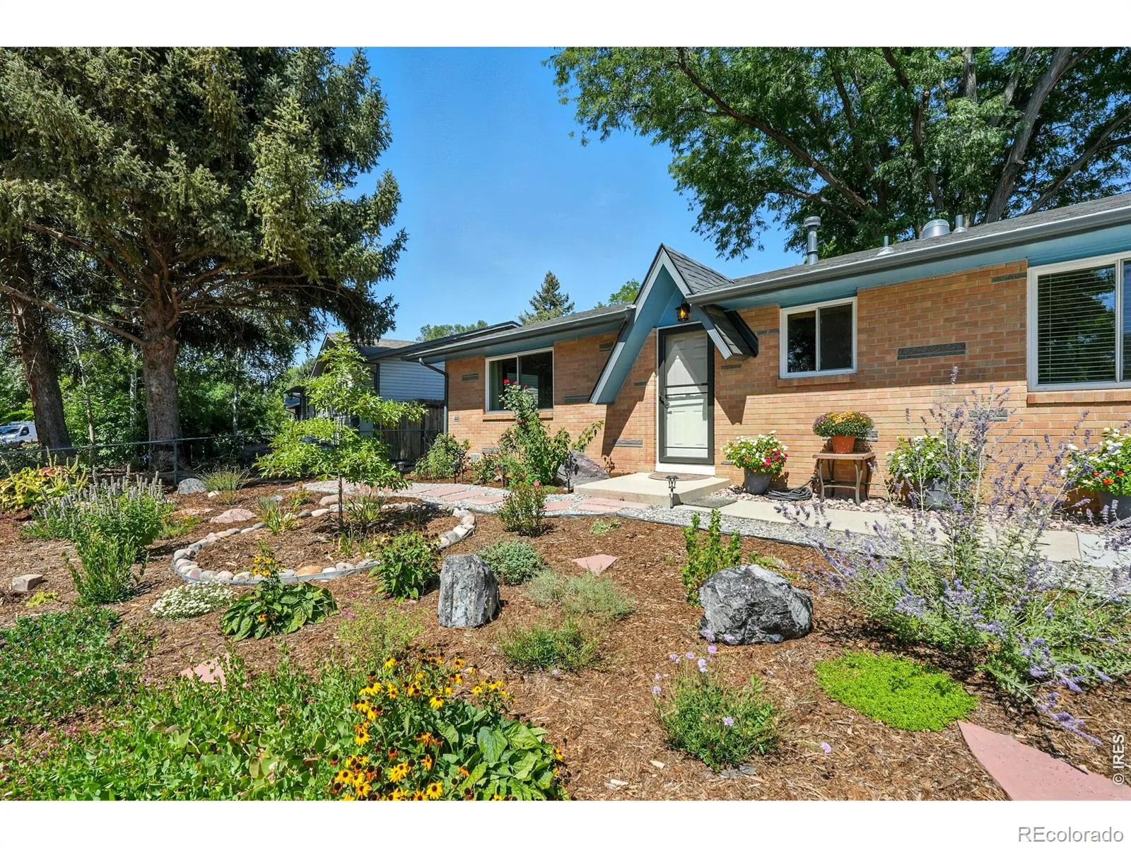 16 Merideth Lane Longmont CO 80501 MLS #RECIR1056643 04262026200609 1600 37