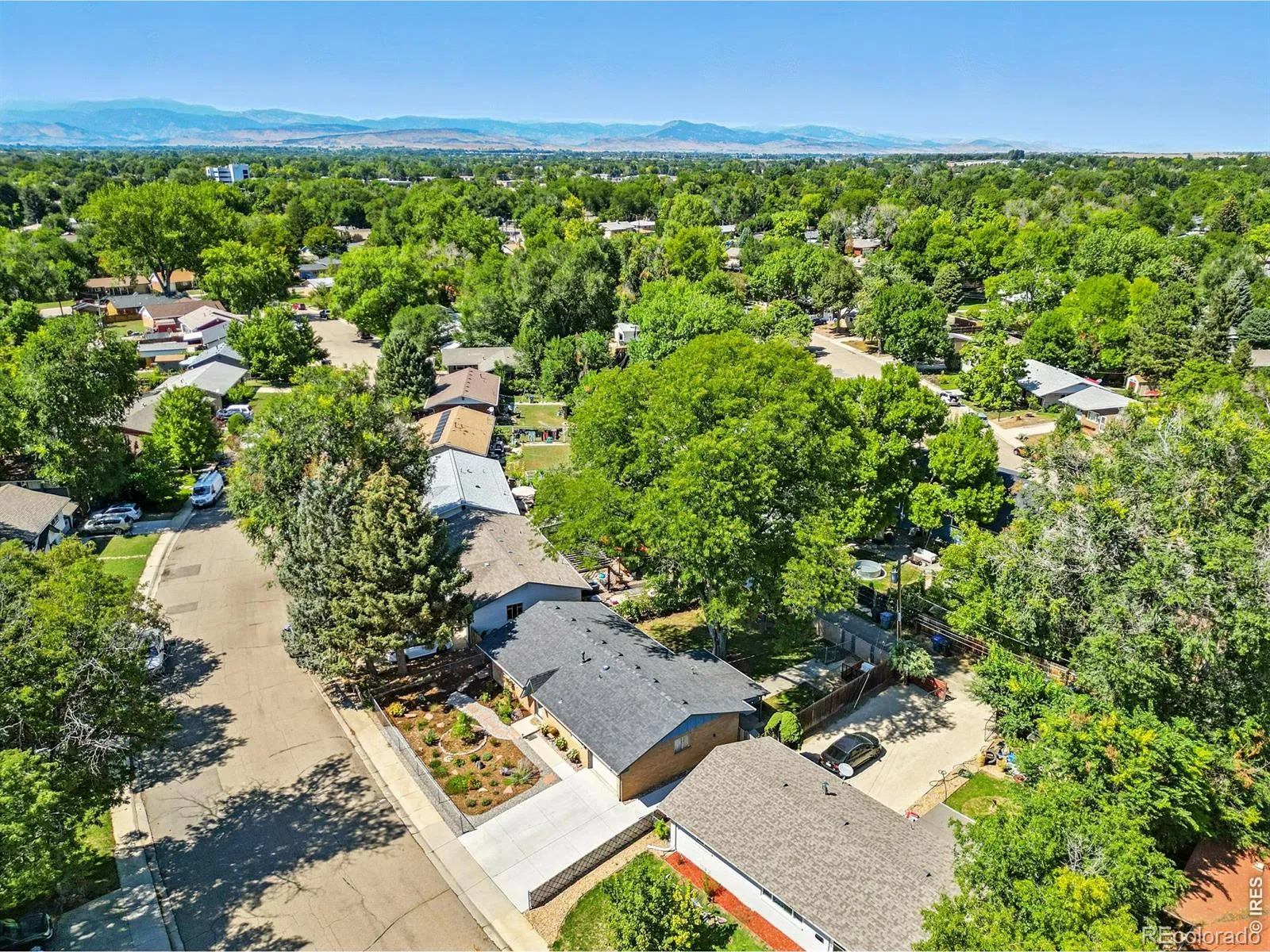 16 Merideth Lane Longmont CO 80501 MLS #RECIR1056643 04262026200609 1600 40