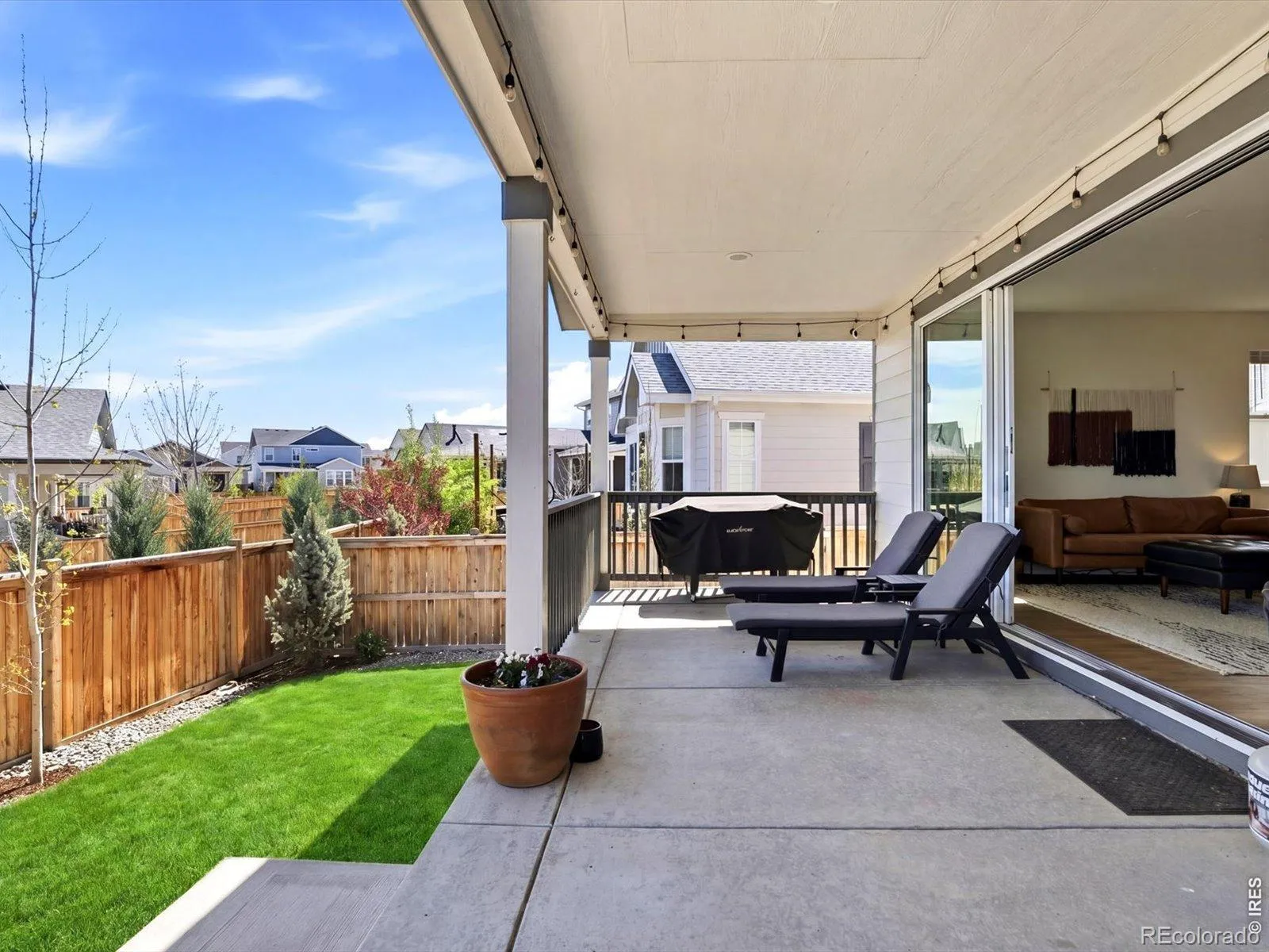 04162026203938 1600 35