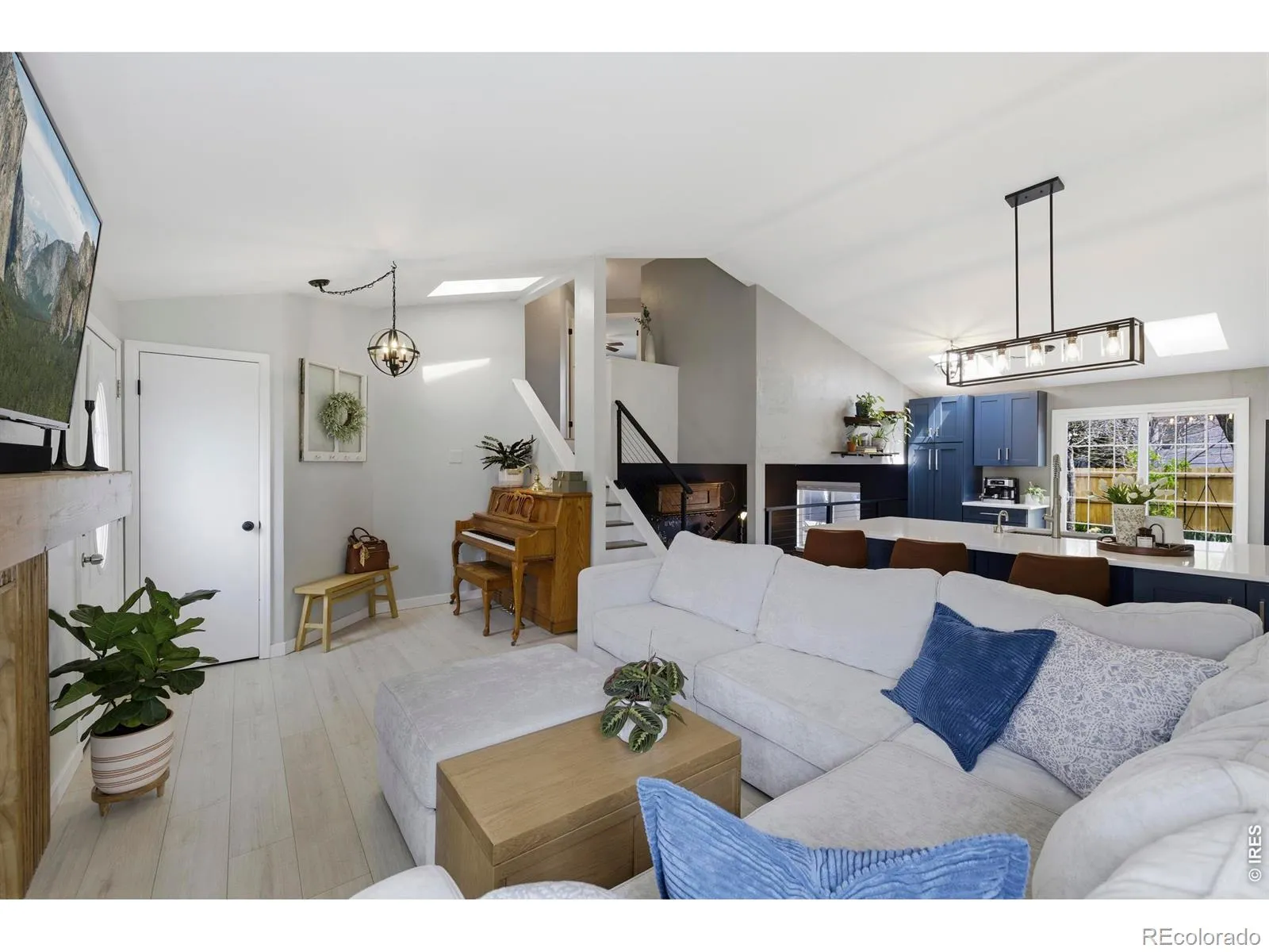 04162026163920 1600 4