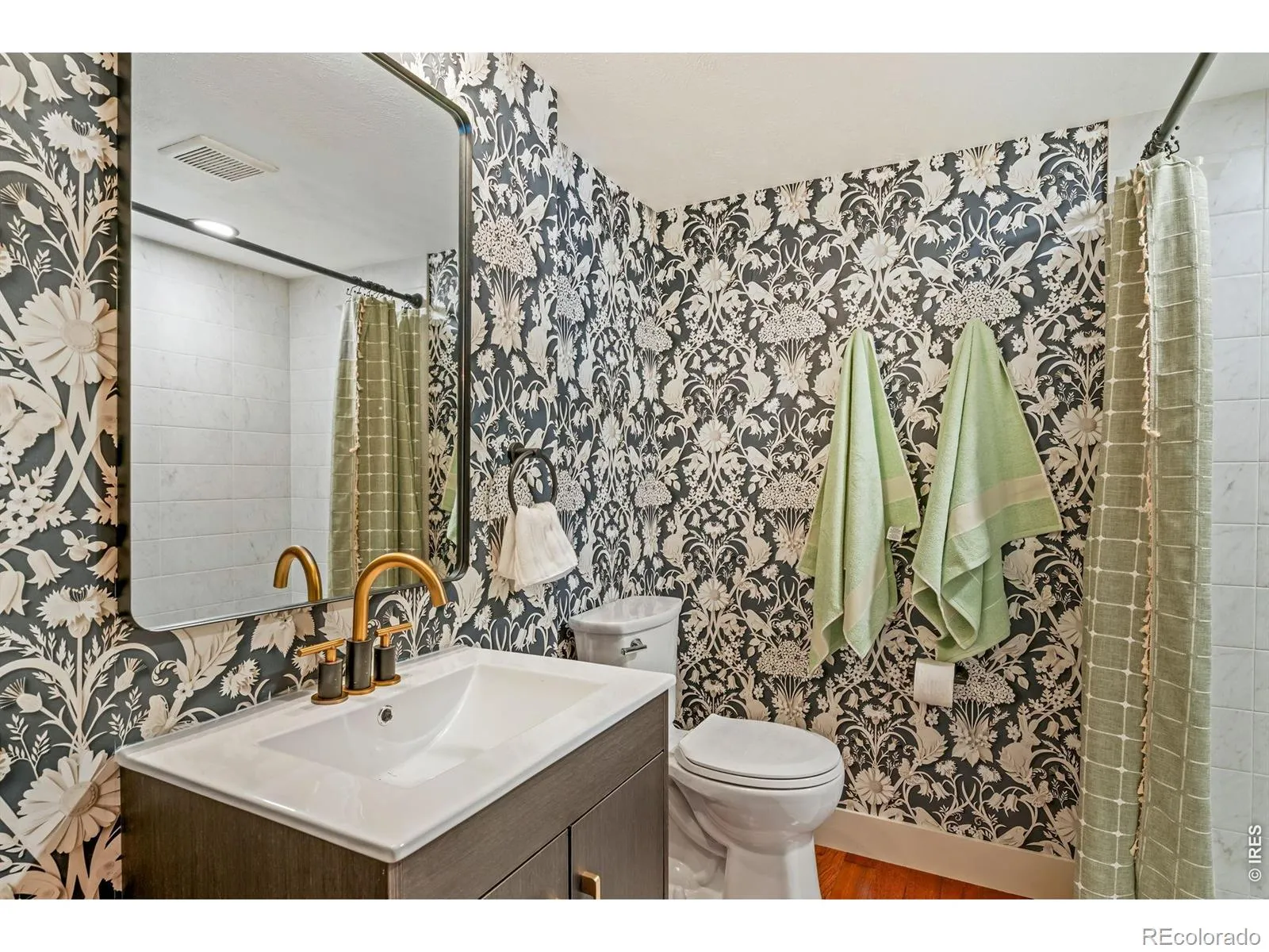 04162026192958 1600 14