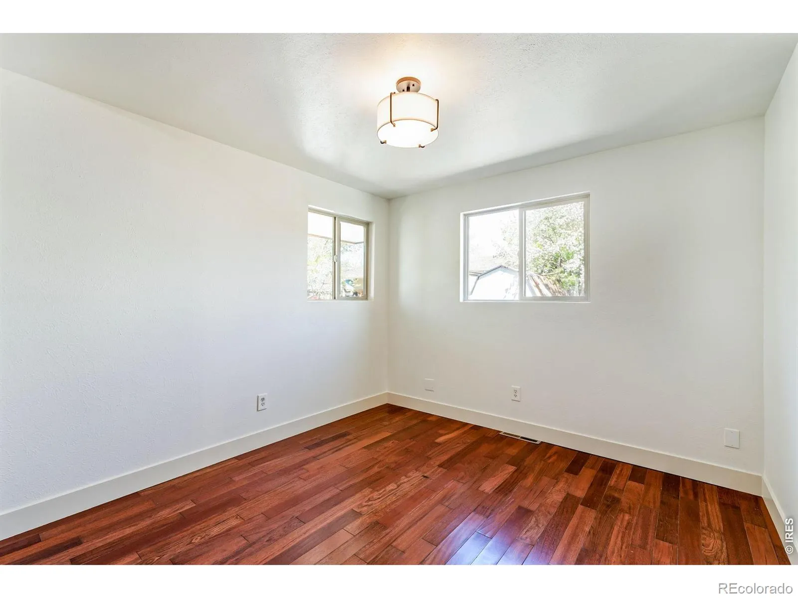 04162026192958 1600 16