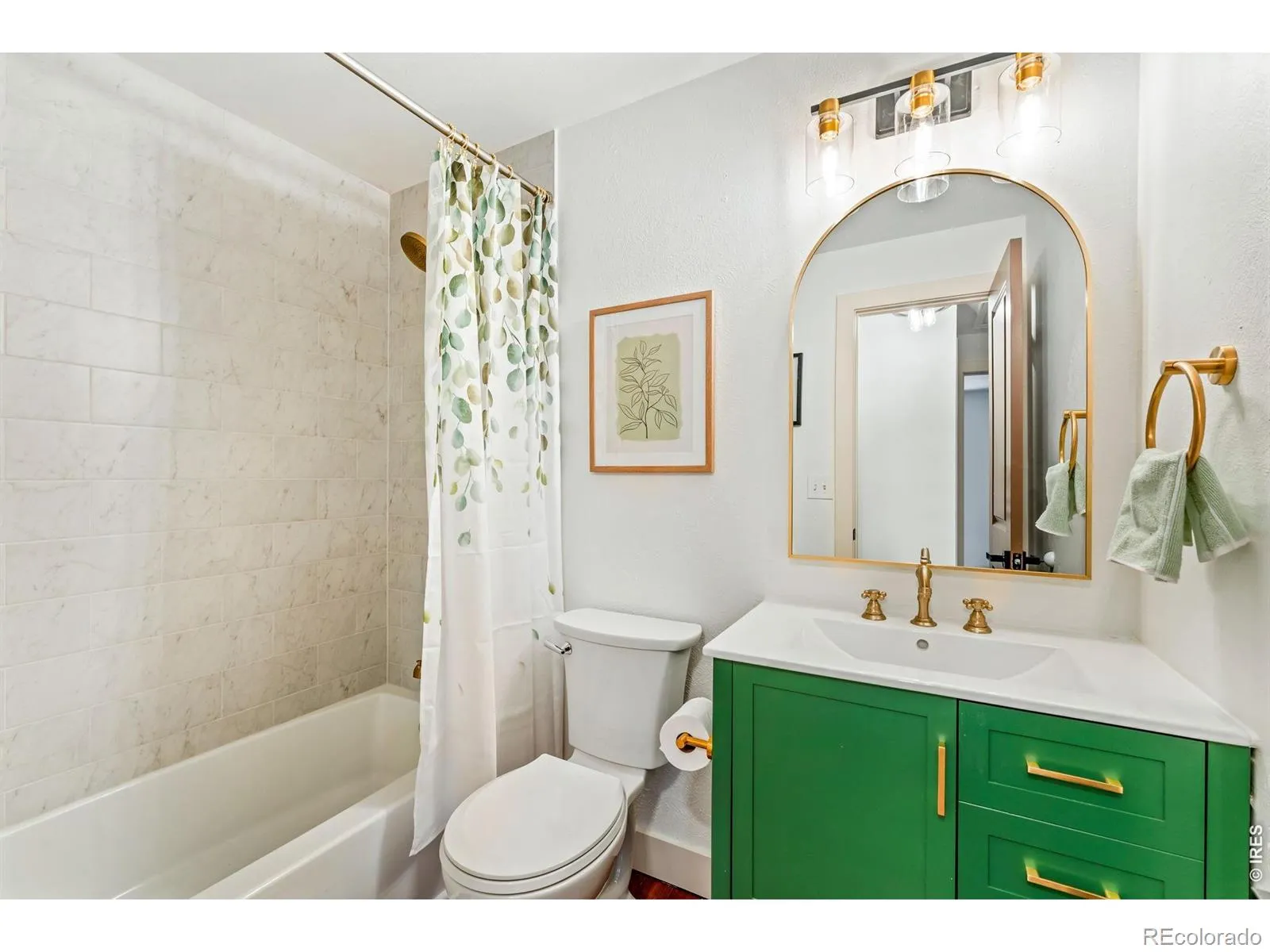 04162026192958 1600 18