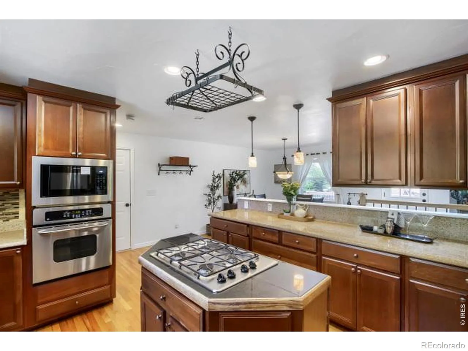 04162026200736 1600 10