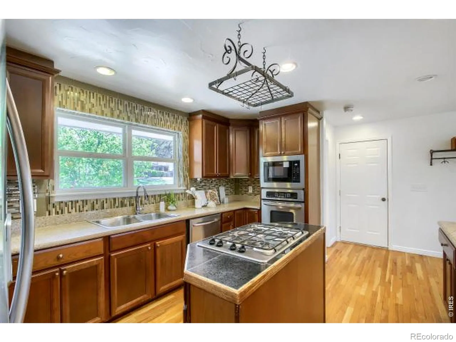 04162026200736 1600 9