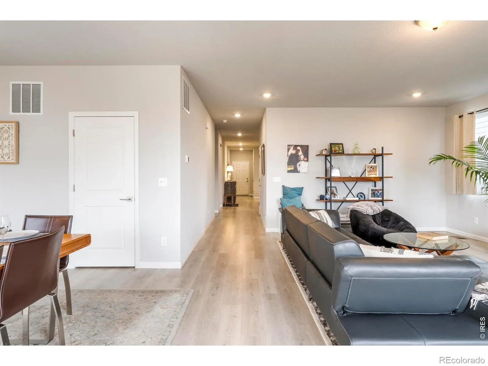 04162026200728 1600 12