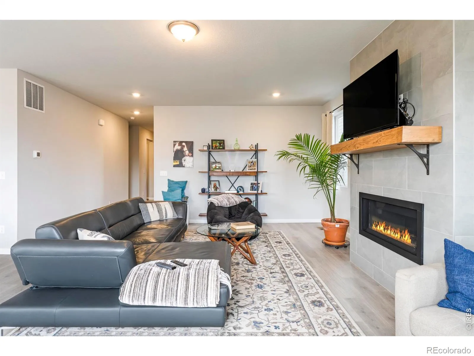 2904 Buffalo Fork Lane Longmont CO 80503 MLS #RECIR1056712 04292026092038 1600 7