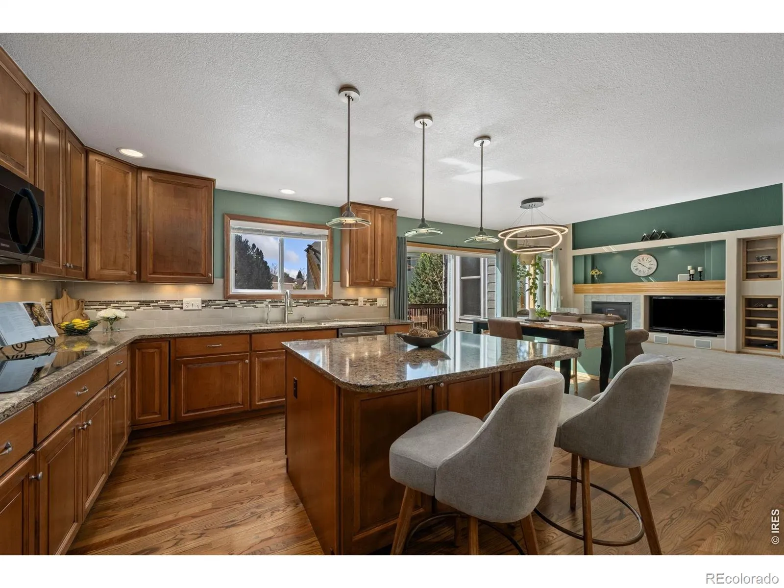 1410 Wildrose Drive Longmont CO 80503 MLS #RECIR1056776 04162026234241 1600 13