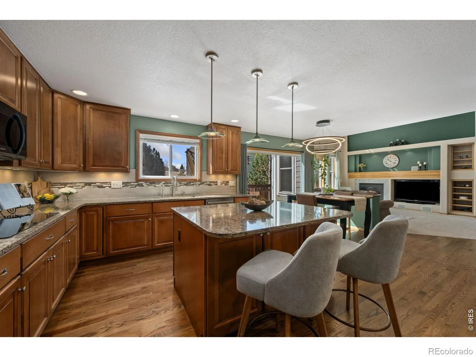 1410 Wildrose Drive Longmont CO 80503 MLS #RECIR1056776 06092026070532 1600 13