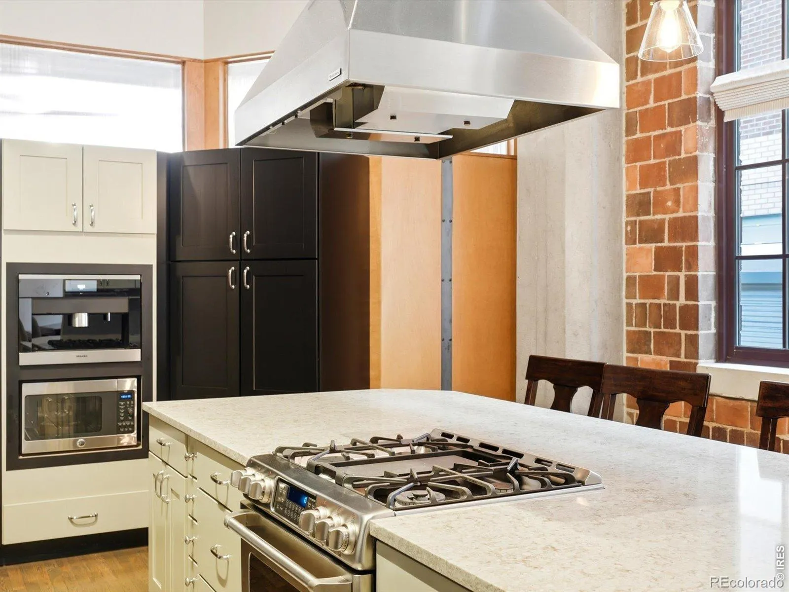 04192026000758 1600 12