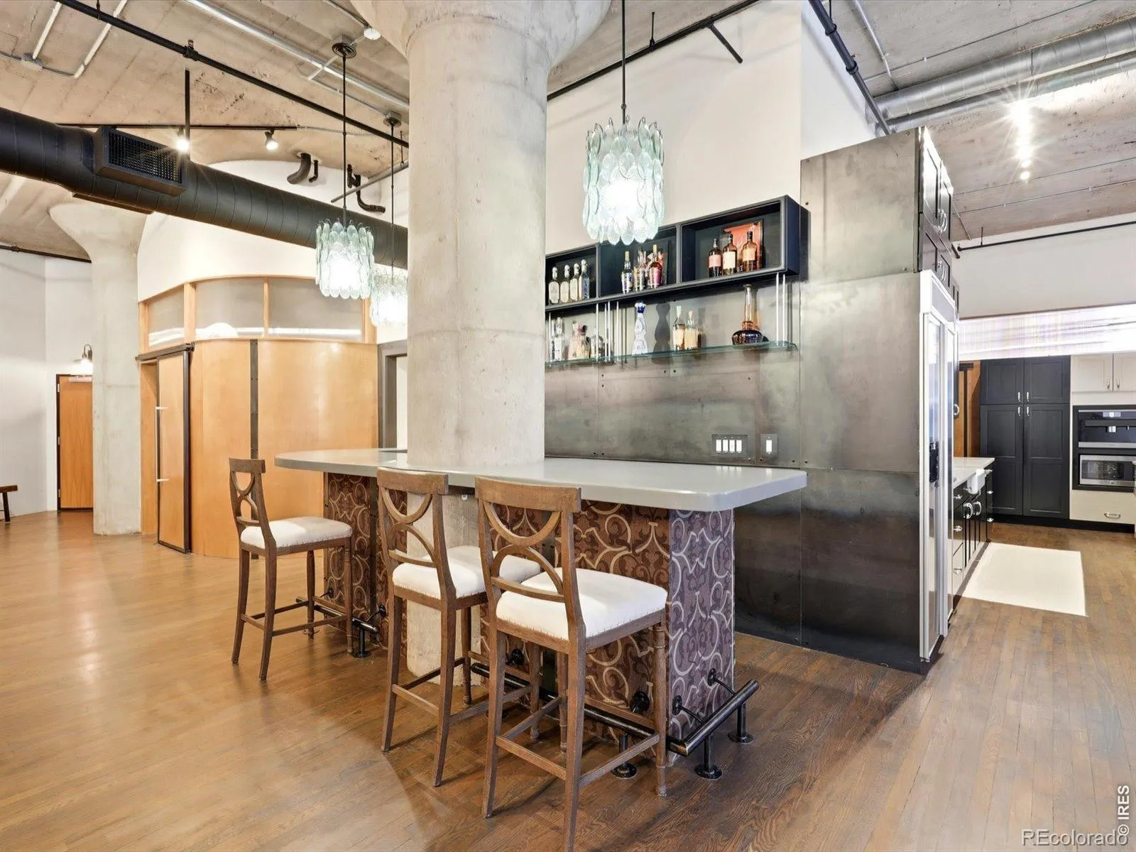 04192026000758 1600 29