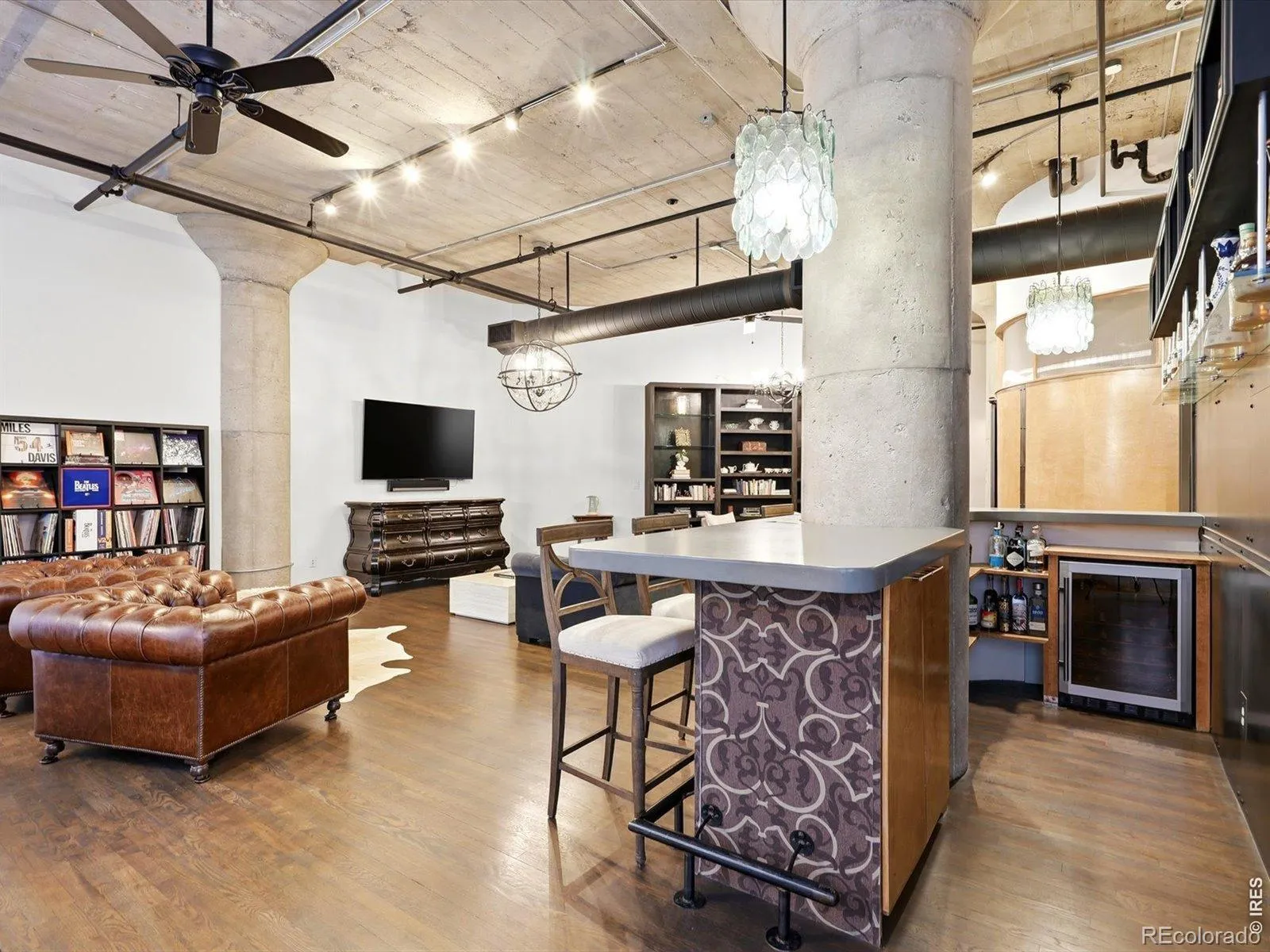 04192026000758 1600 30