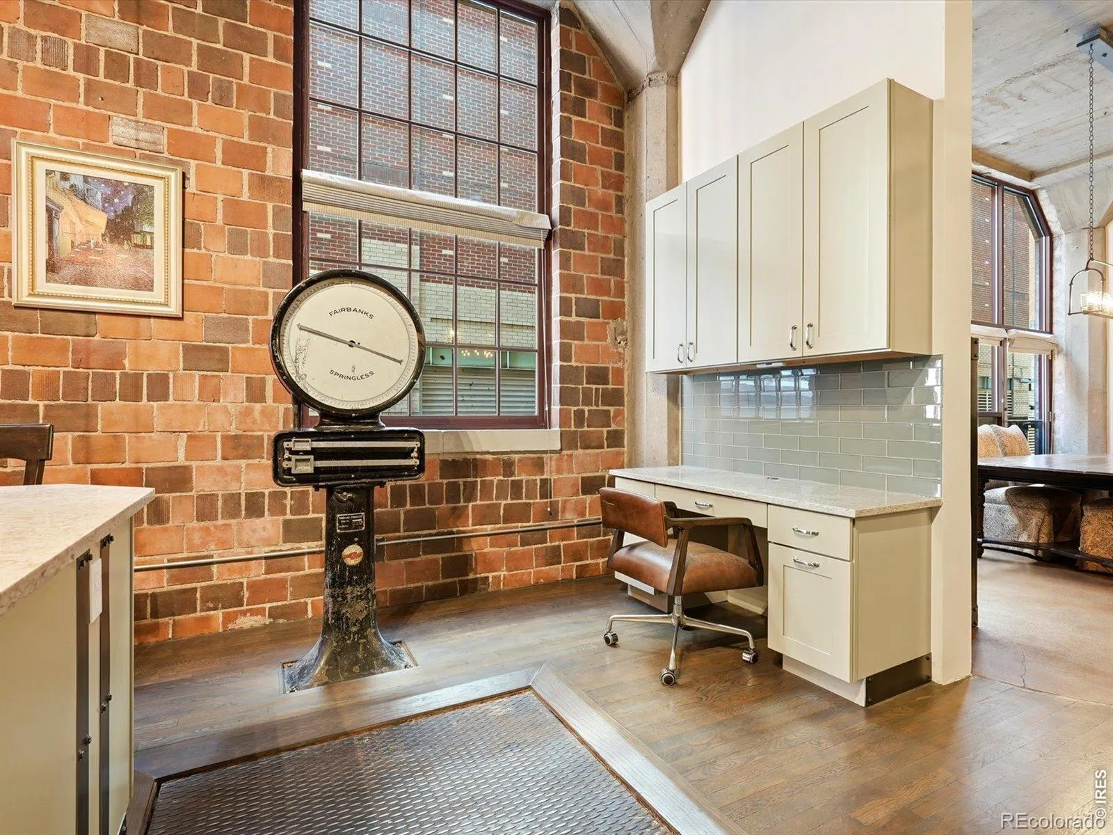 04192026000758 1600 8