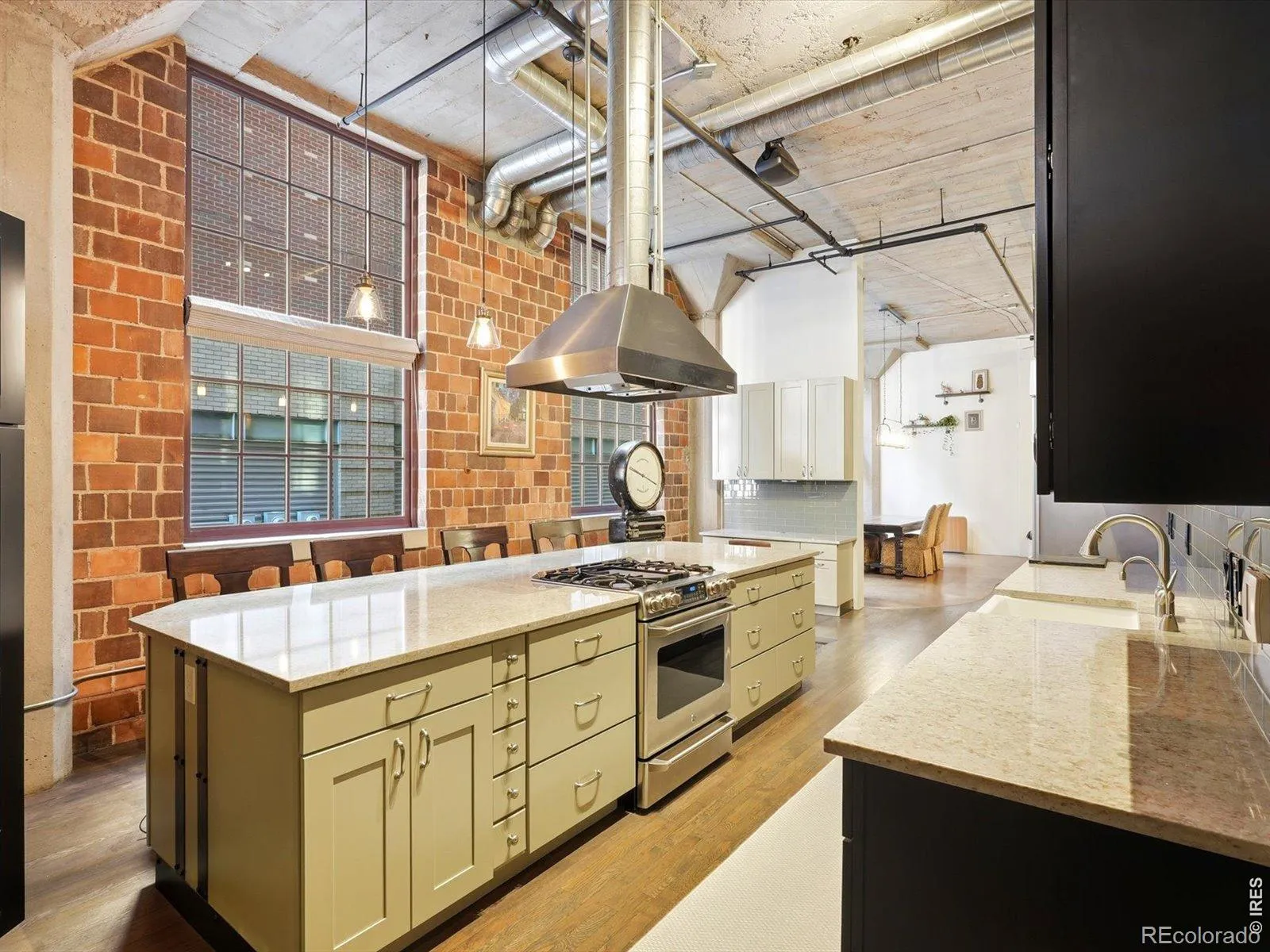 04192026000758 1600 9