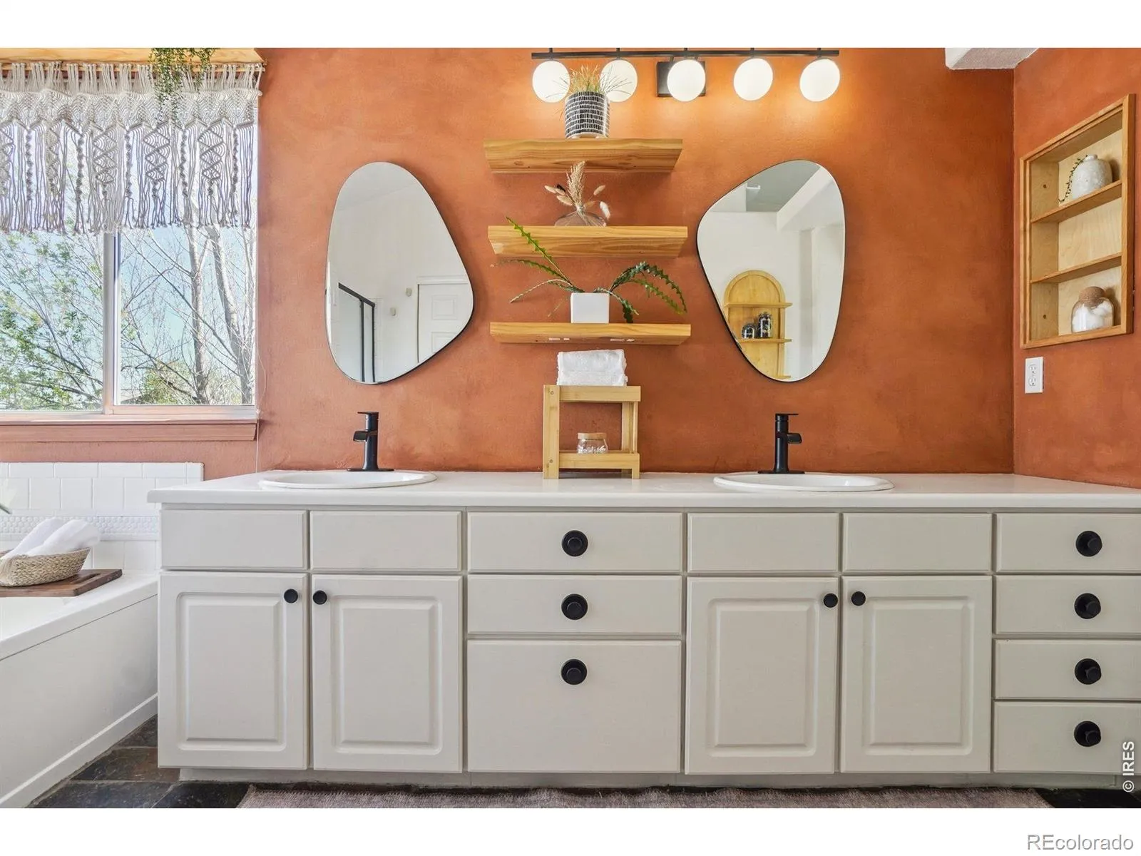 1370 Foxtail Drive Broomfield CO 80020 MLS #RECIR1056971 04192026221023 1600 34