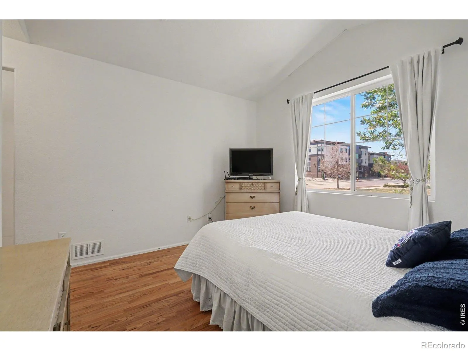 04212026153839 1600 12