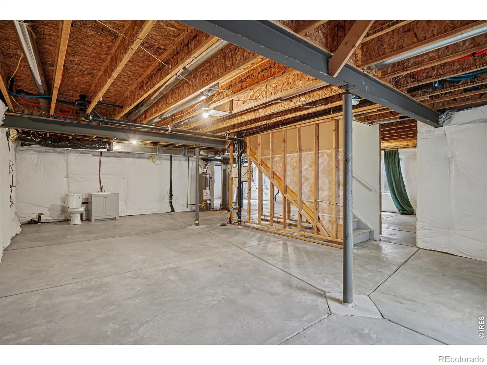 04212026153839 1600 18