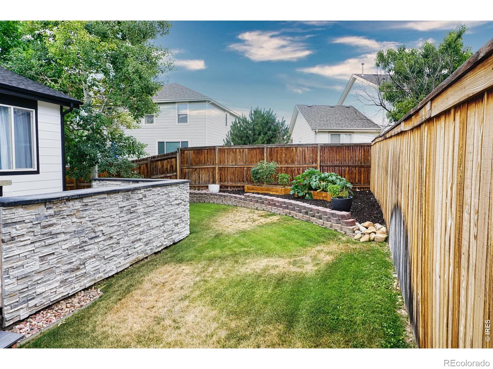 984 Glenarbor Circle Longmont CO 80504 MLS #RECIR1057142 04222026164530 1600 36