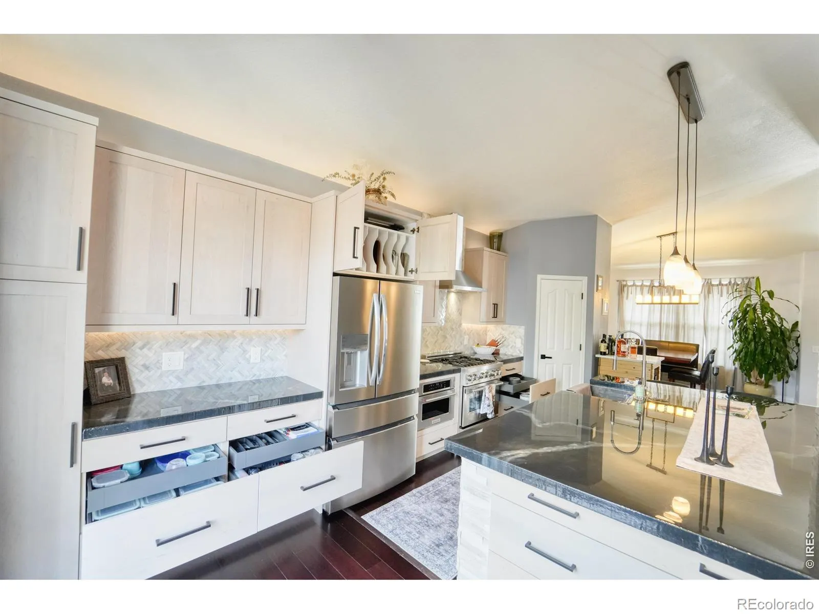 984 Glenarbor Circle Longmont CO 80504 MLS #RECIR1057142 04222026164530 1600 8