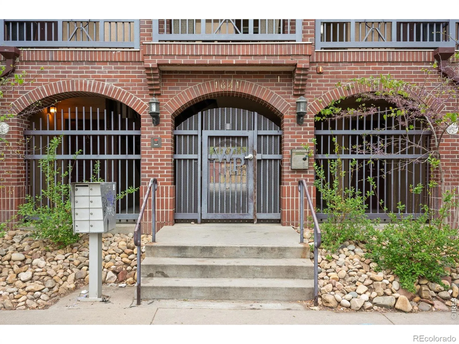 1641 N Washington Street #A Denver CO 80203 MLS #RECIR1057195 04222026214316 1600 1