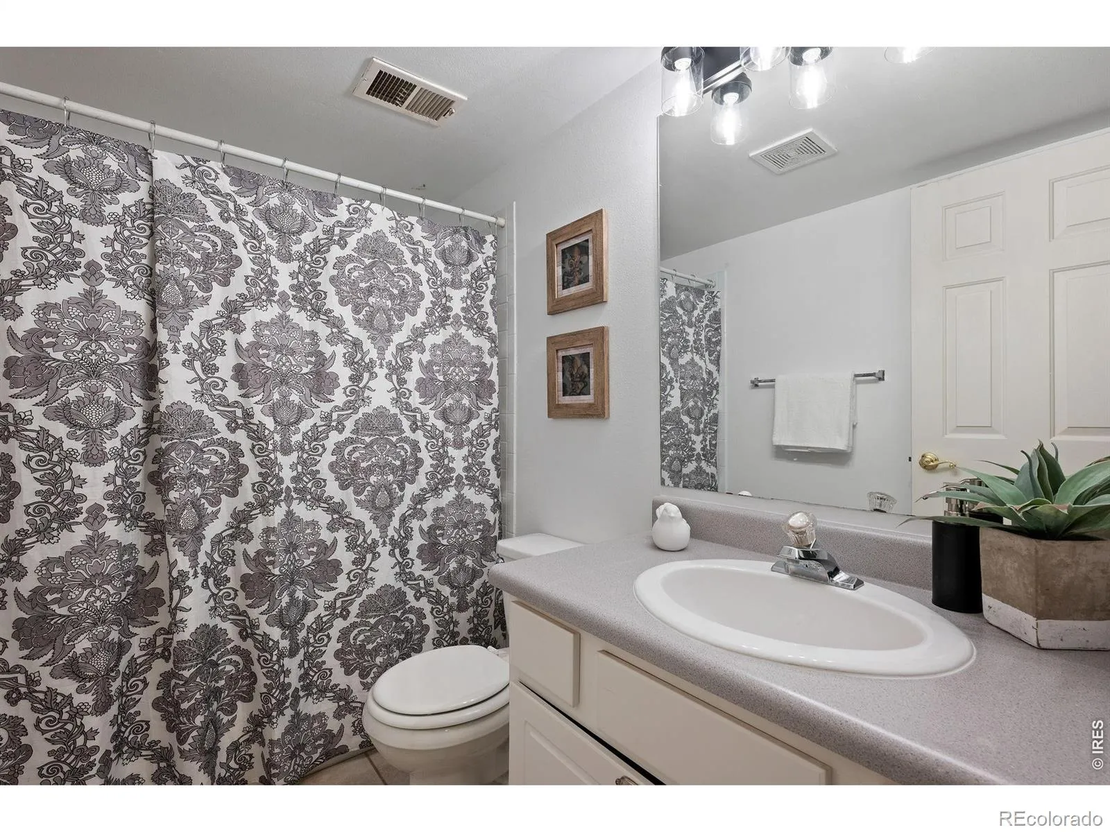1641 N Washington Street #A Denver CO 80203 MLS #RECIR1057195 04222026214316 1600 12