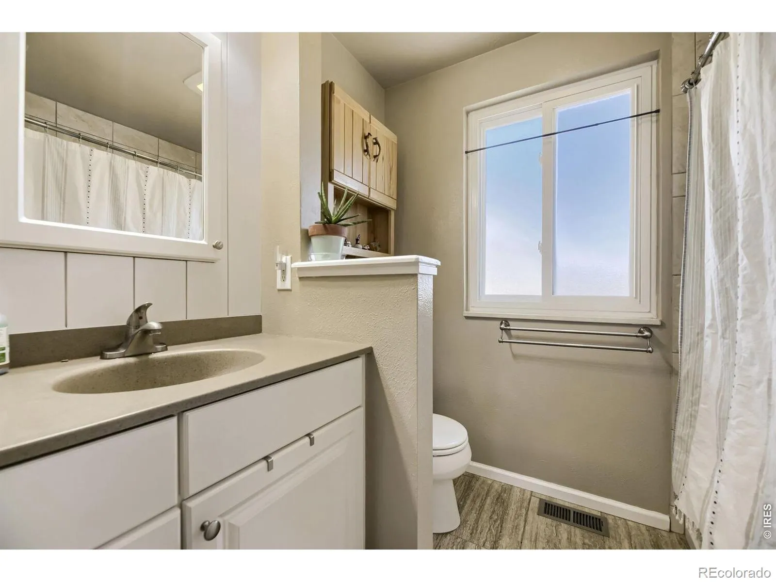 8330 Garland Drive Arvada CO 80005 MLS #RECIR1057196 04222026214057 1600 18